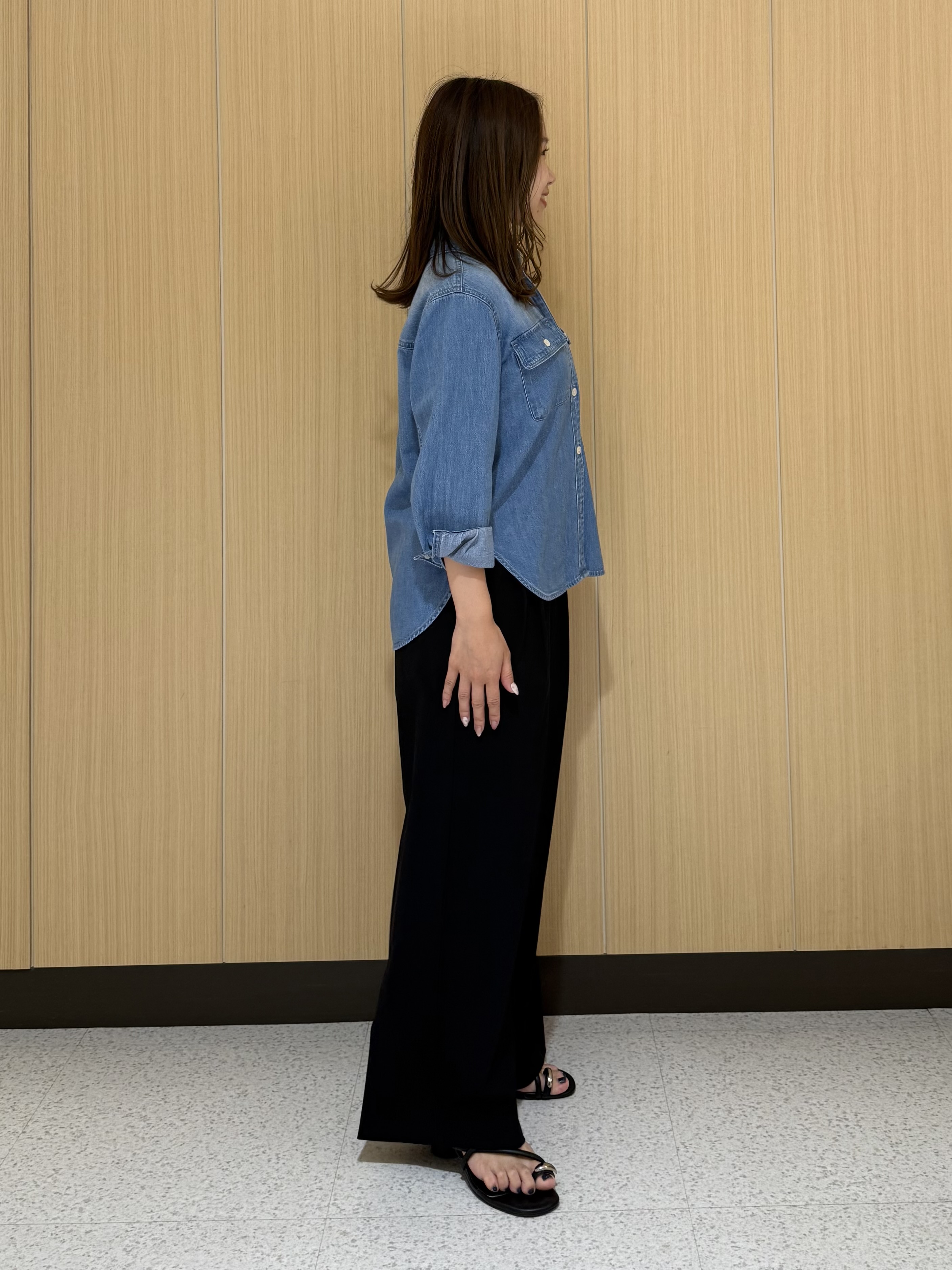 kahoさんの「INDIVI｜【洗える／体型カバー】ライトデニム ワークシャツ」を使ったコーディネート