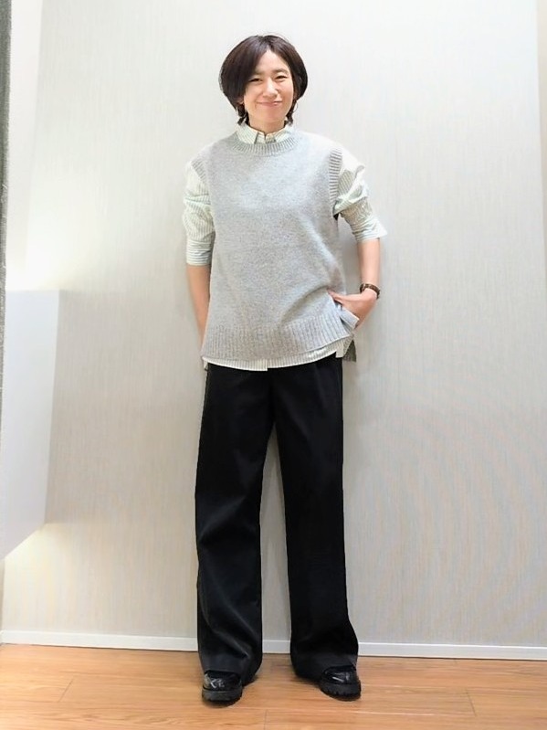 ミズタさんの「UNTITLED｜【5色展開/手洗い可】ローシルクウールニットベスト」を使ったコーディネート