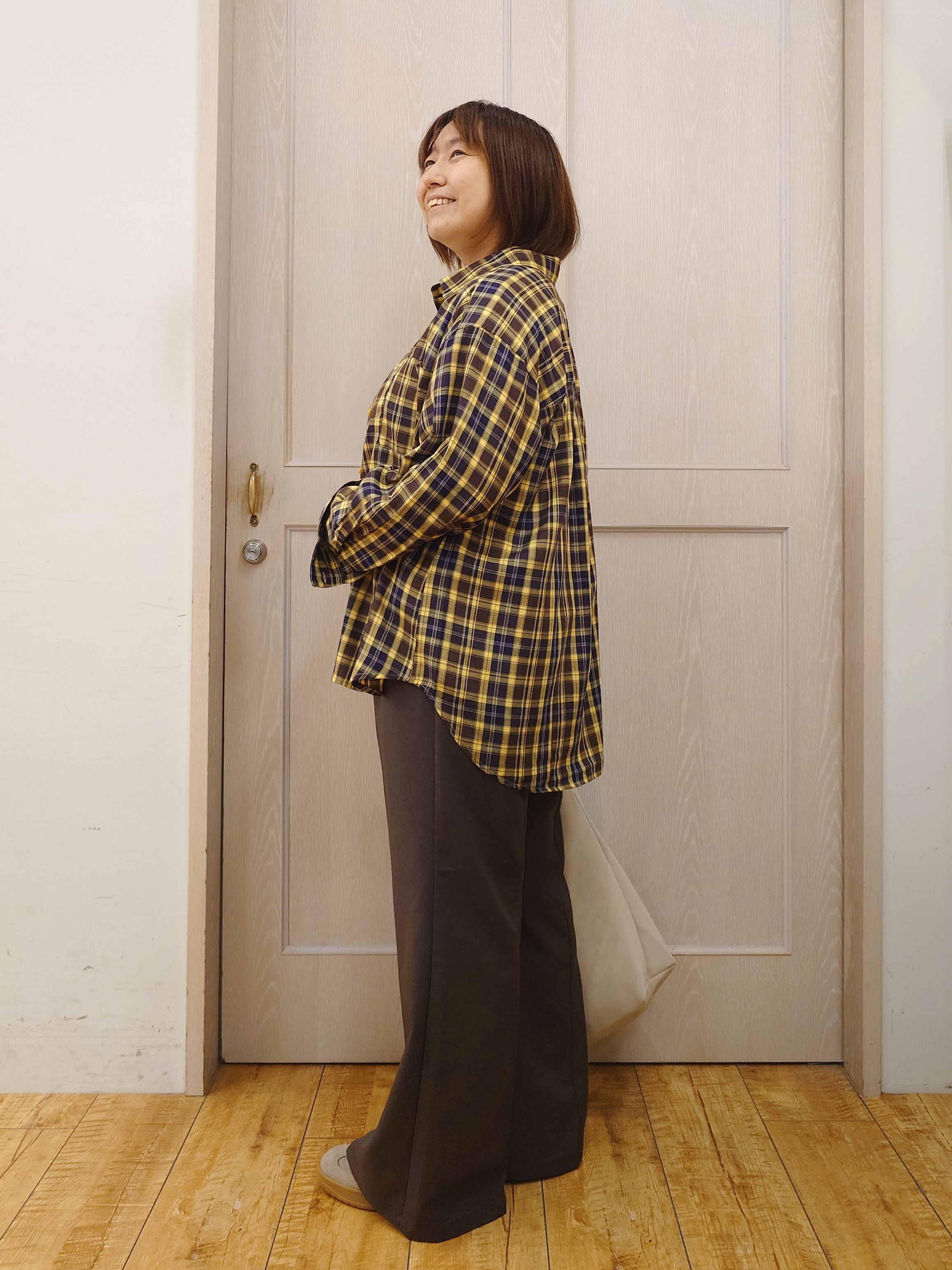 とろろさんの「SHOO･LA･RUE｜【洗濯後しわになりにくい/S-LL】気分で選ぶ 大人のデイリー使いに ベーシックシャツ」を使ったコーディネート