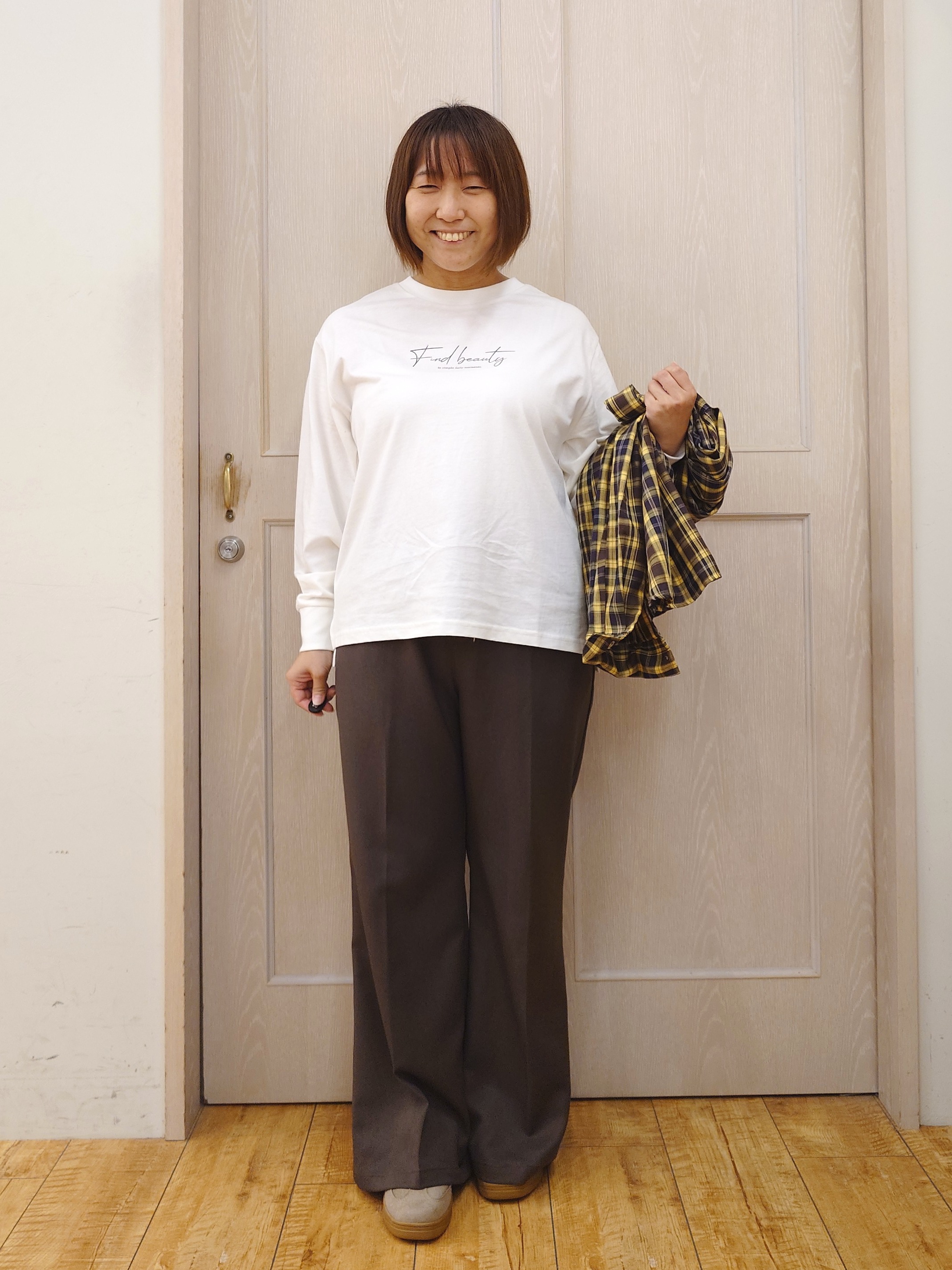 とろろさんの「SHOO･LA･RUE｜【洗濯後しわになりにくい/S-LL】気分で選ぶ 大人のデイリー使いに ベーシックシャツ」を使ったコーディネート