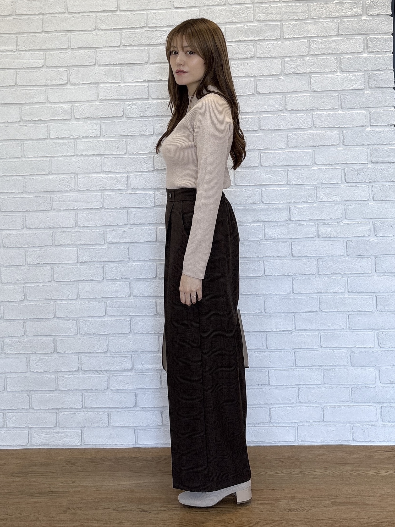 sayaさんの「SHOO･LA･RUE｜【絶妙なゆるピタ/S-LL/洗濯機可】華やかシャイニーラメハイネックニット」を使ったコーディネート