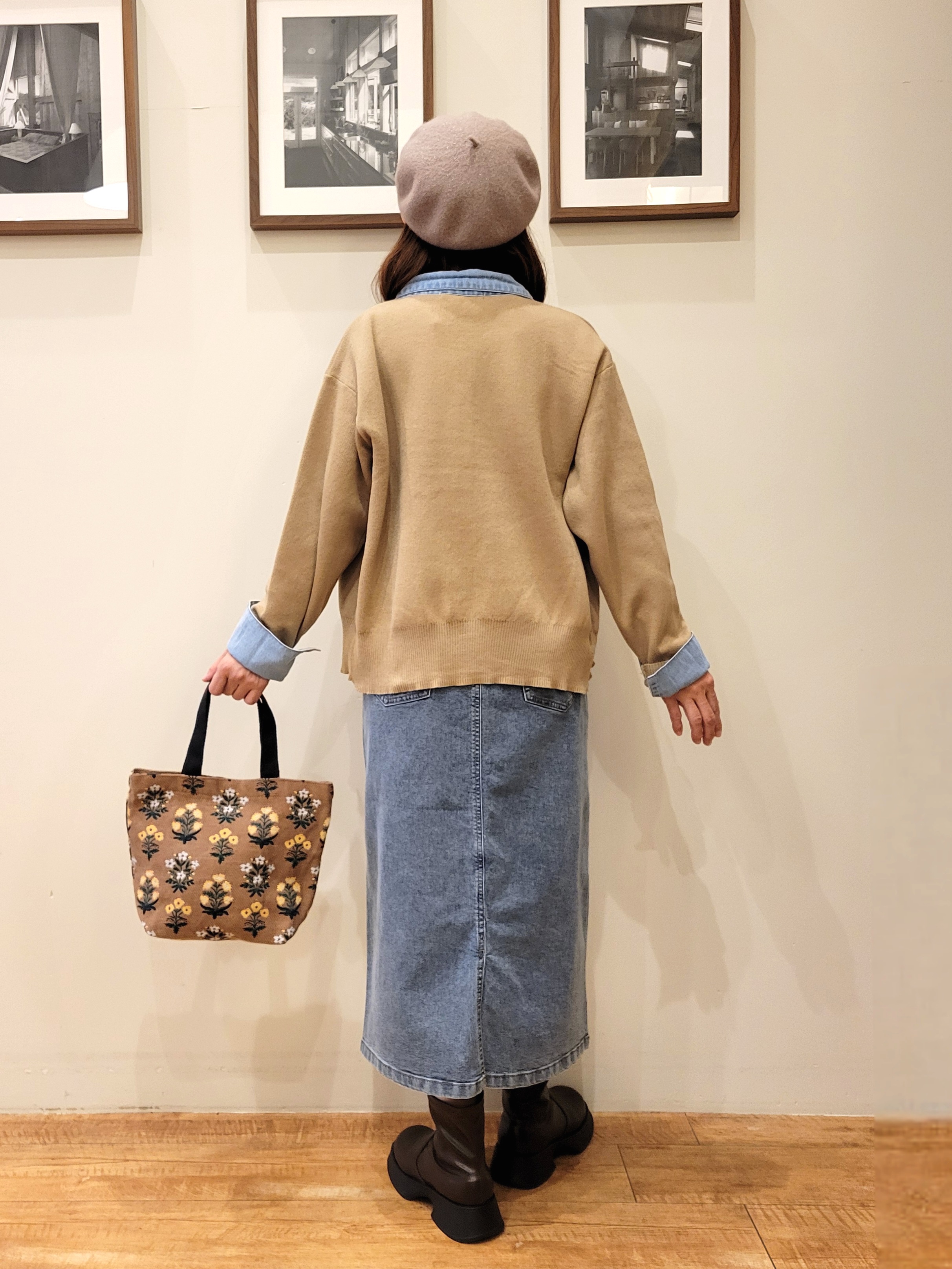 ユウさんの「SHOO･LA･RUE｜【S-LL/洗濯機可】デニム／チェック切替でこなれ見え 金ボタンニットカーディガン」を使ったコーディネート