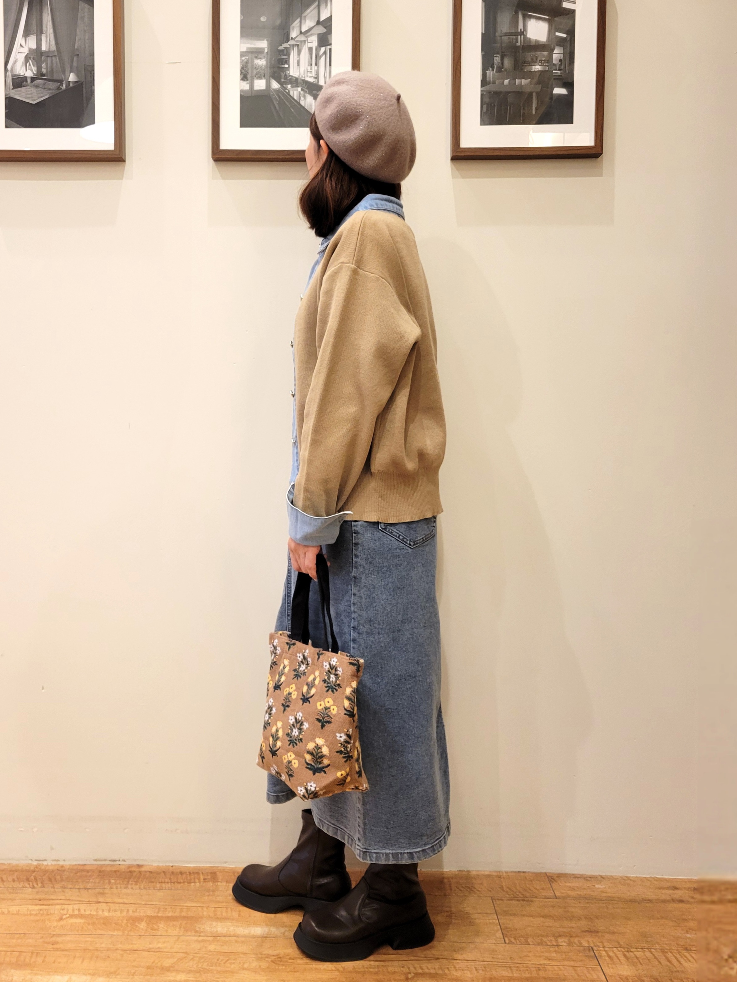 ユウさんの「SHOO･LA･RUE｜【S-LL/洗濯機可】デニム／チェック切替でこなれ見え 金ボタンニットカーディガン」を使ったコーディネート