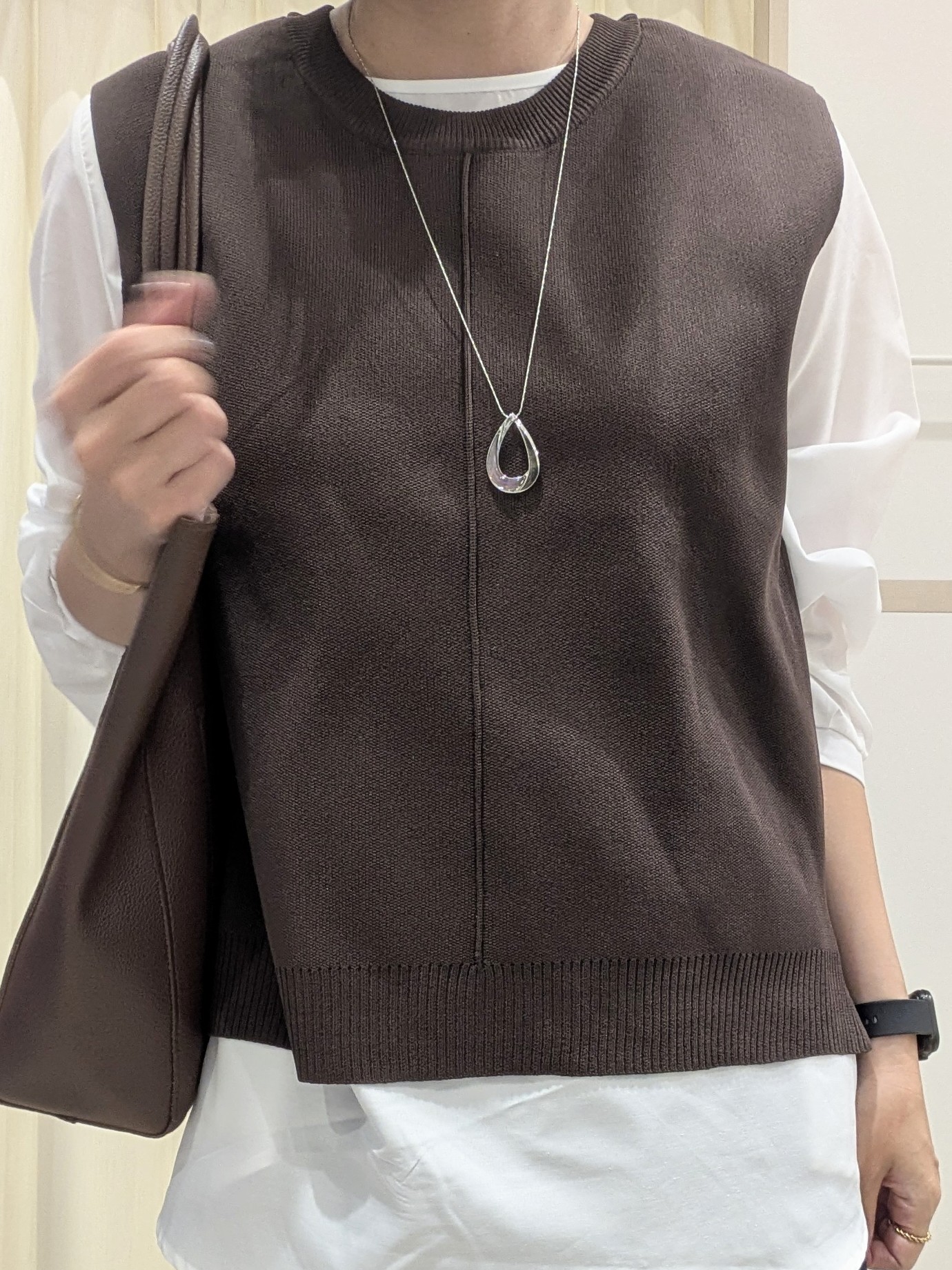 miyuさんの「SHOO･LA･RUE｜【2点セット/S-LL】着回し自在 スポンディッシュニットベスト＆フレアシャツ」を使ったコーディネート
