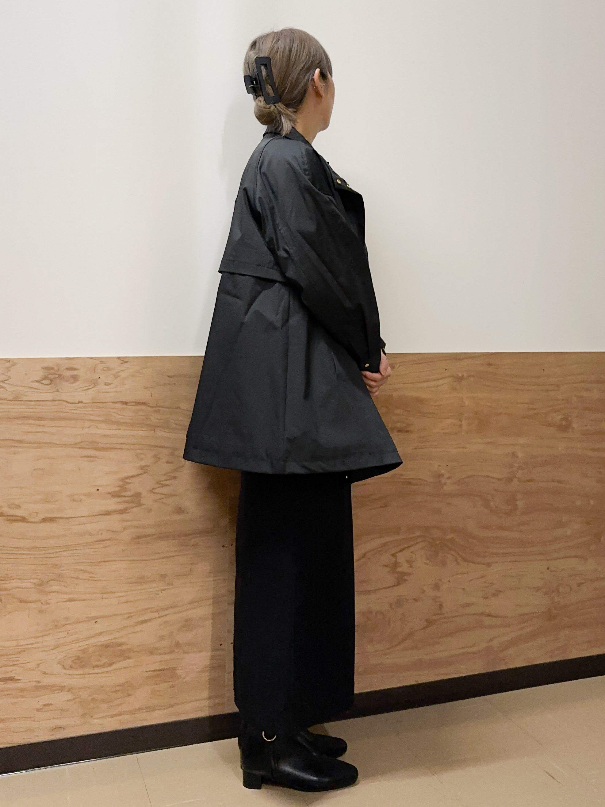 すーさんの「grove｜【撥水／シルエット2WAY】ゆったり着られて体型カバー◎ スタンドネック テントラインコート」を使ったコーディネート