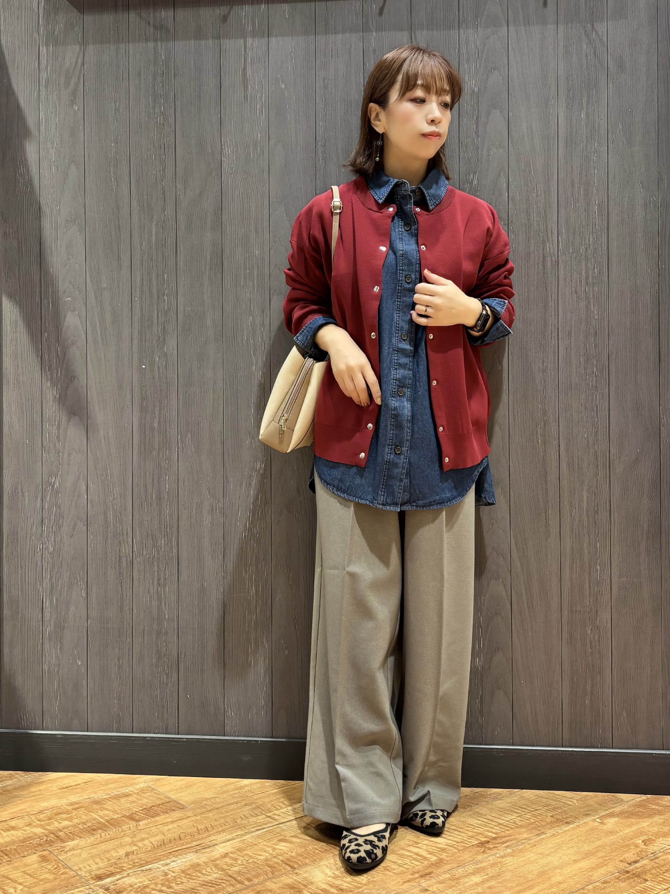 meiさんの「SHOO･LA･RUE｜【セットアップ可/洗濯機可】軽やかに羽織れる スポンディッシュ ニットカーディガン」を使ったコーディネート