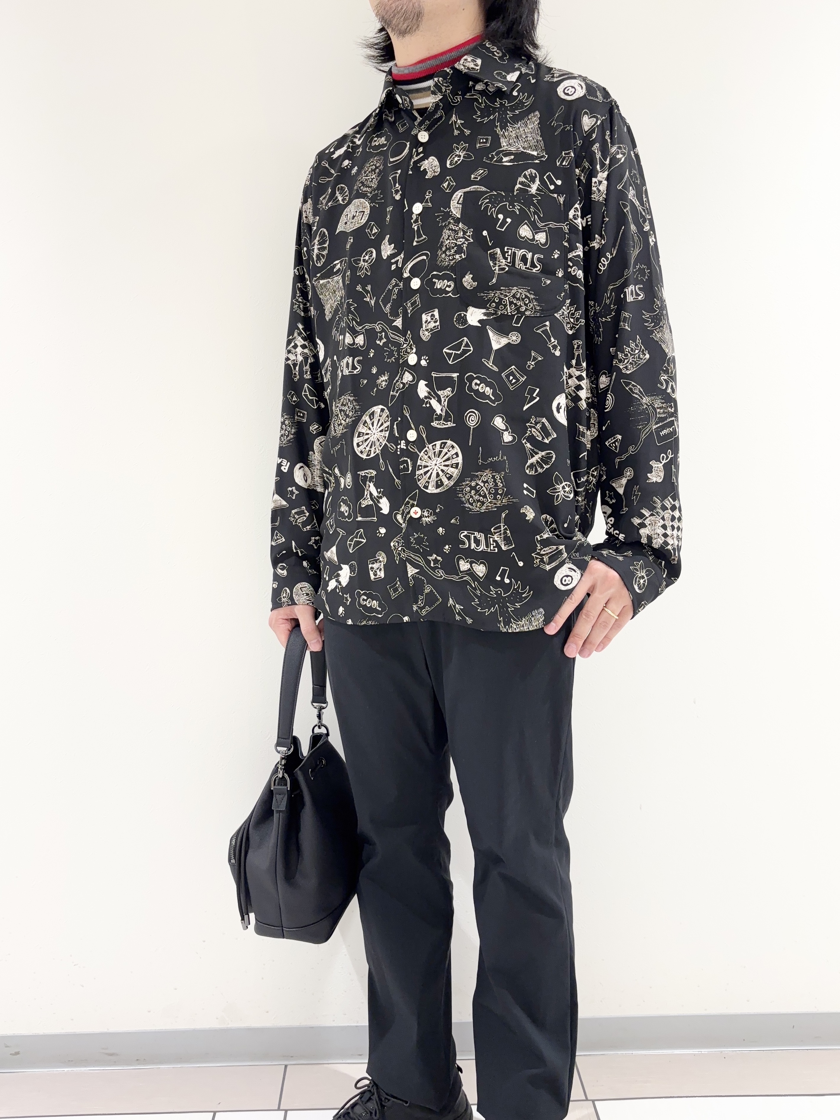 及川さんの「TAKEO KIKUCHI｜【BOWLER HAT LABEL】日本製PLAYプリントシャツ」を使ったコーディネート