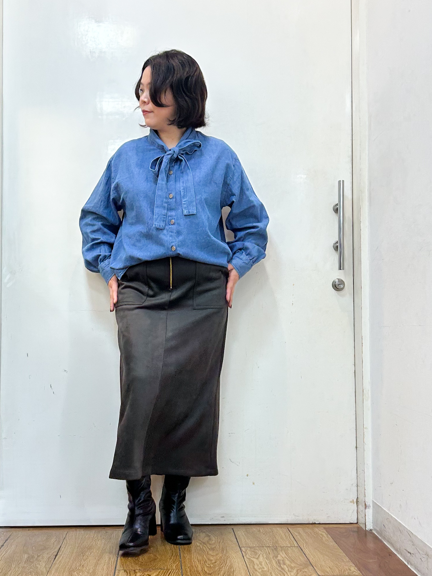 haruさんの「SHOO･LA･RUE｜【洗濯機可】ふわふわフェザーⅤネックカーディガン」を使ったコーディネート