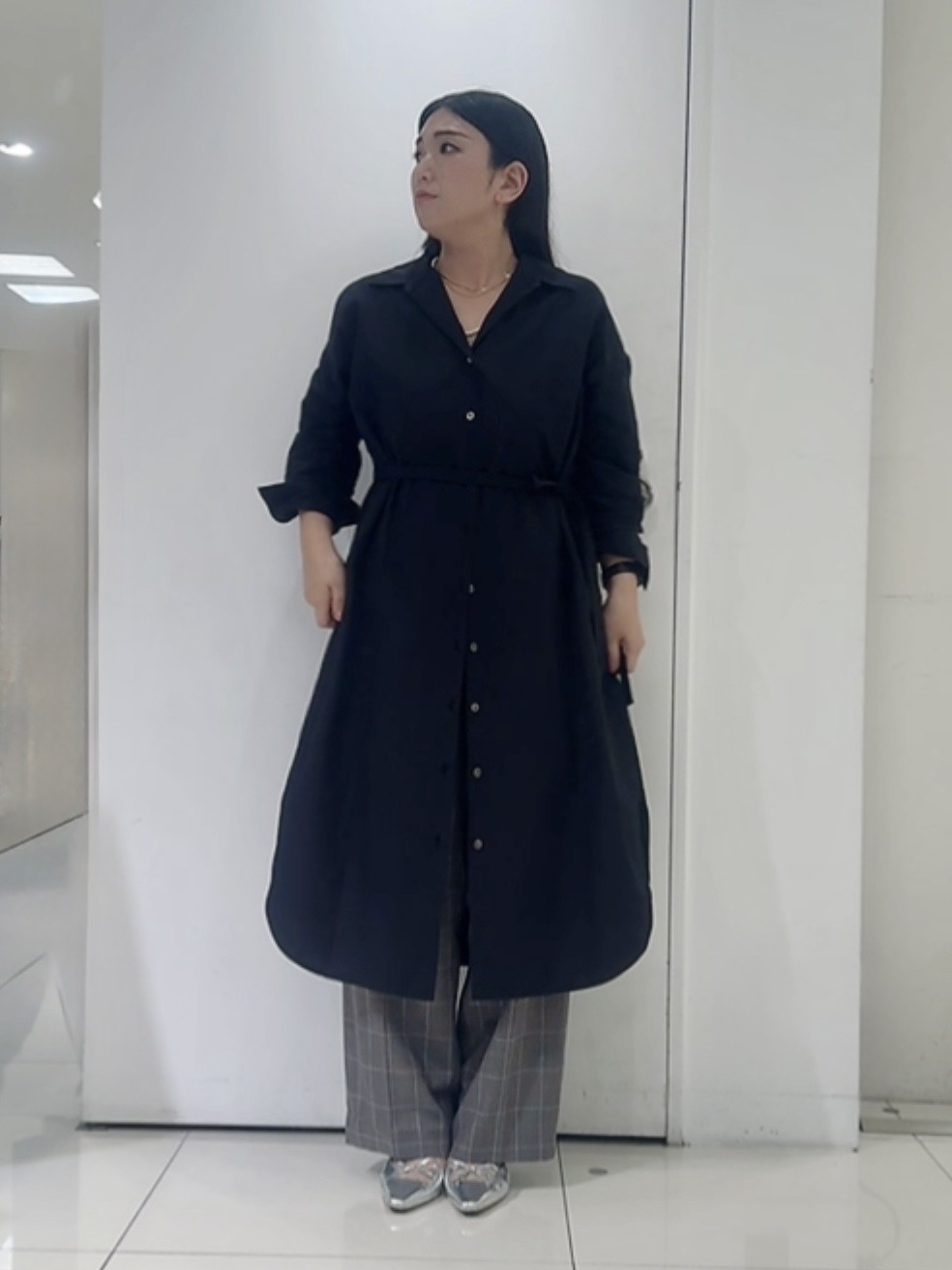 なかじさんの「UNTITLED｜ロングシャツワンピース」を使ったコーディネート