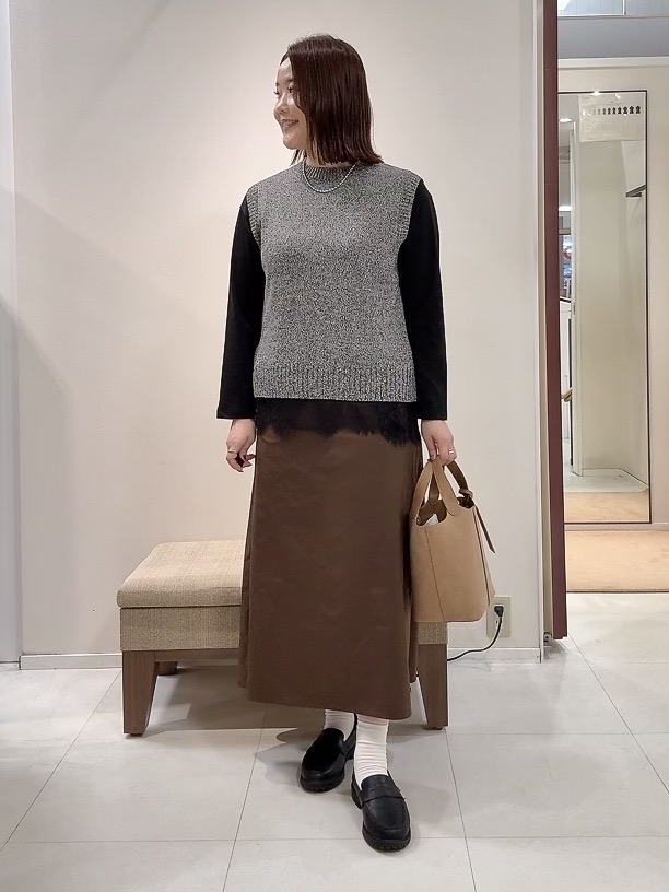 YUIさんの「UNTITLED｜【5色展開/手洗い可】ローシルクウールニットベスト」を使ったコーディネート