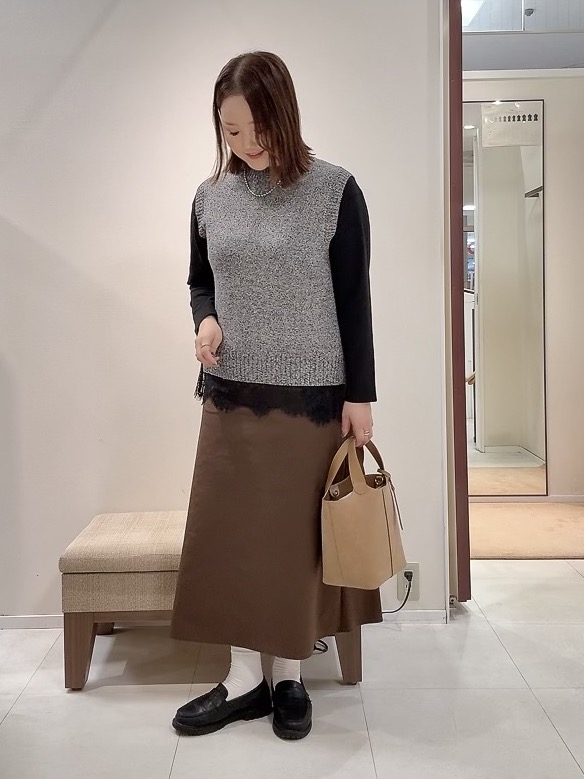 YUIさんの「UNTITLED｜【5色展開/手洗い可】ローシルクウールニットベスト」を使ったコーディネート