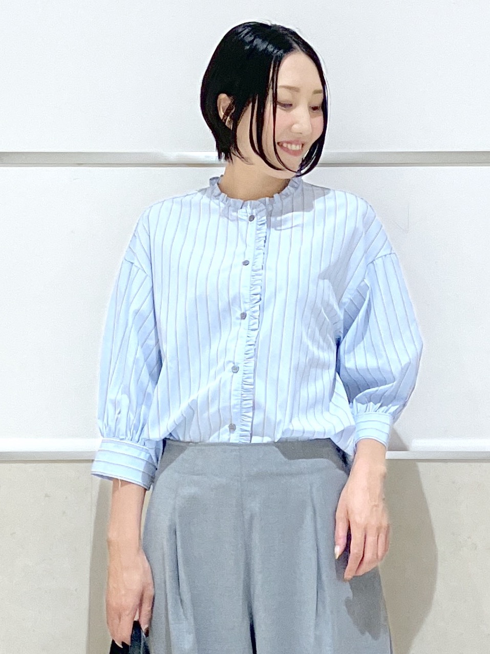 eriko さんの「Dessin｜【オンオフ使える/シワになりにくい/洗濯機OK】ストライプフリルブラウス6分袖」を使ったコーディネート