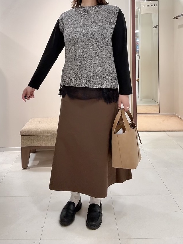 YUIさんの「UNTITLED｜【5色展開/手洗い可】ローシルクウールニットベスト」を使ったコーディネート
