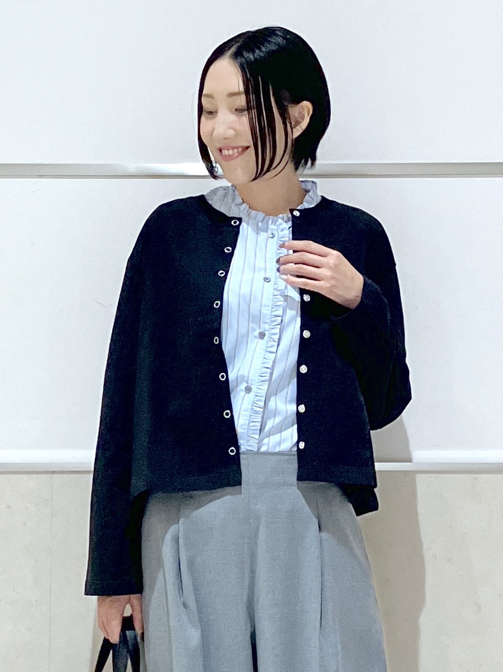 eriko さんの「Dessin｜【高レビュー/シワになりにくい/洗濯機OK】ストライプフリルブラウス6分袖」を使ったコーディネート