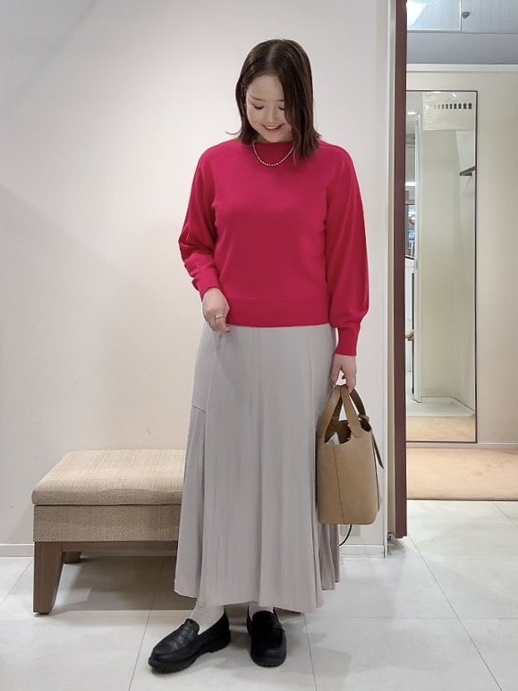 YUIさんの「UNTITLED｜【大人の抜け感/8色展開】ボリュームスリーブニットプルオーバー」を使ったコーディネート