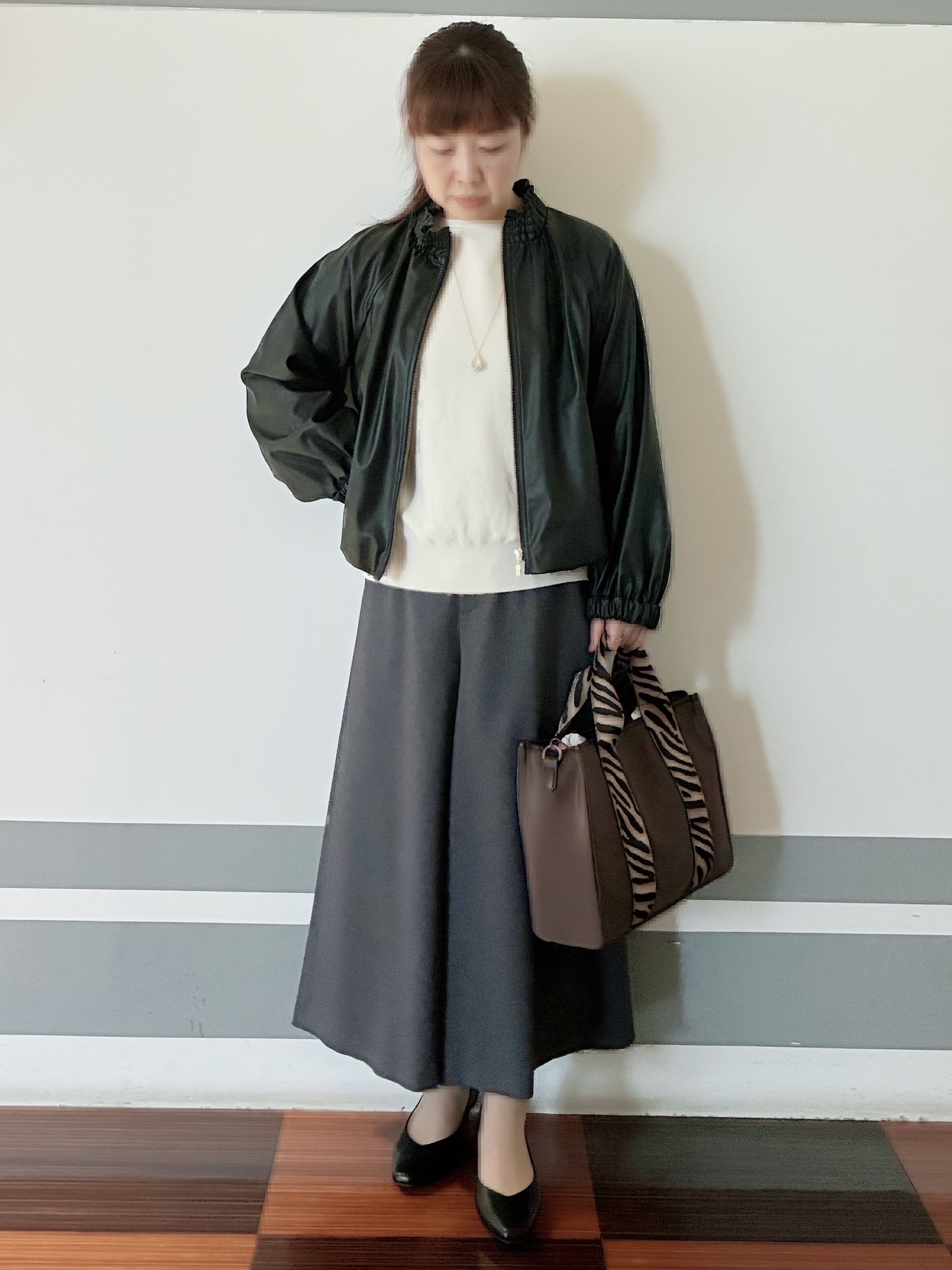 ひーさんの「Reflect｜レザー調ジップアップブルゾン」を使ったコーディネート