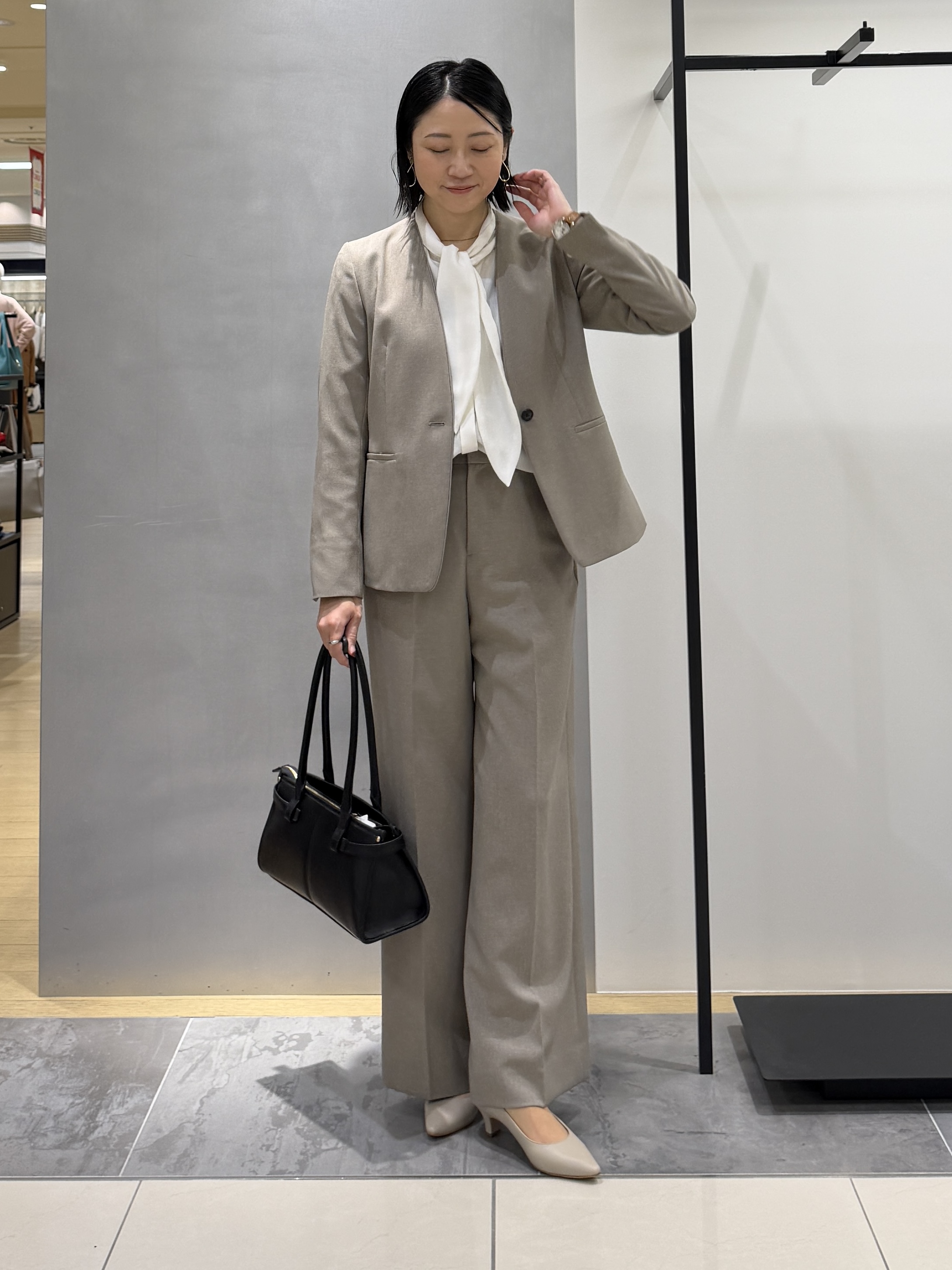shihoさんの「INDIVI｜【洗える／通勤／スーツ】メランジストレッチ ノーカラージャケット」を使ったコーディネート