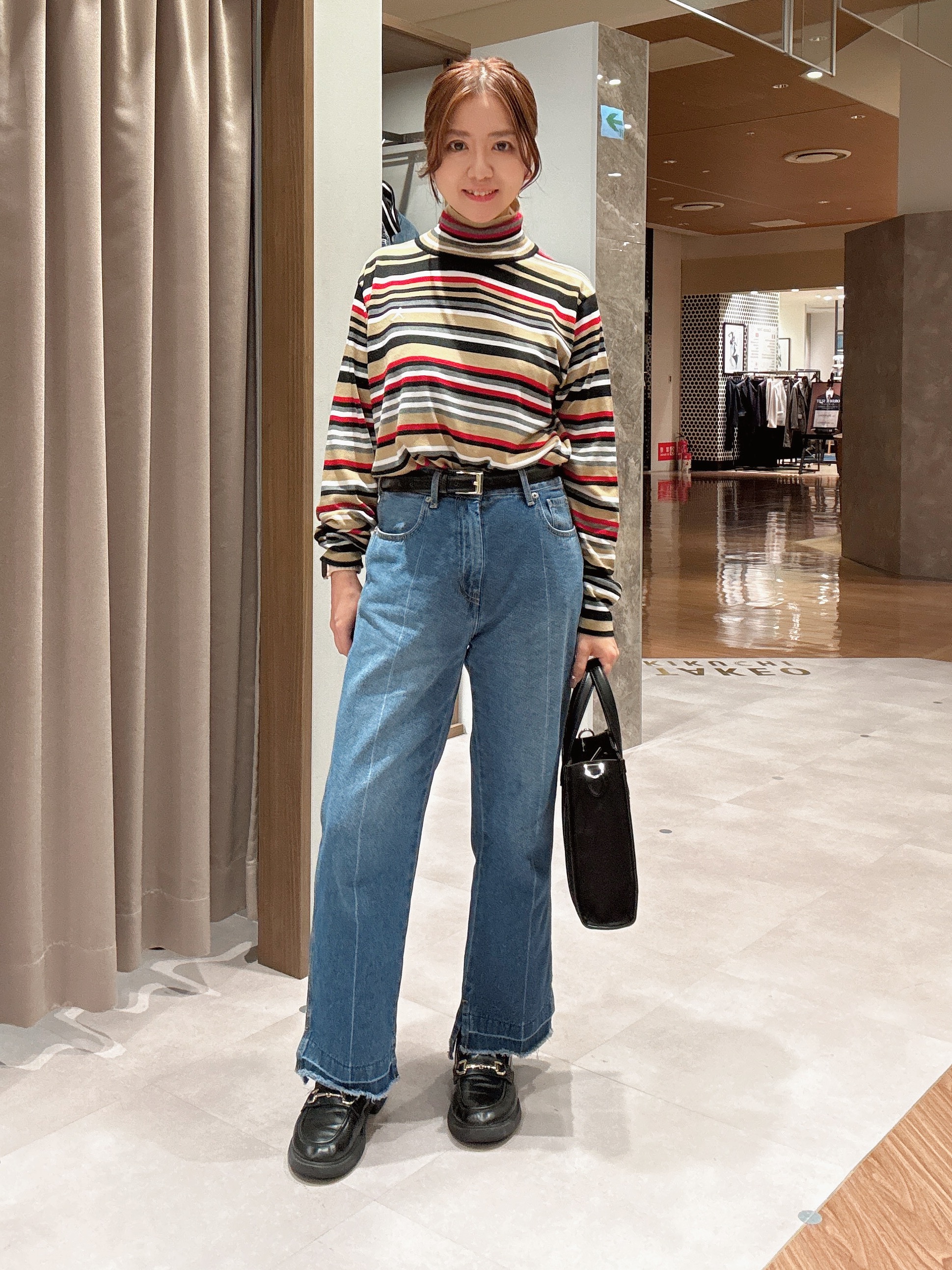 hanechanさんの「TAKEO KIKUCHI｜【BOWLER HAT LABEL】日本製マルチボーダータートルニット」を使ったコーディネート