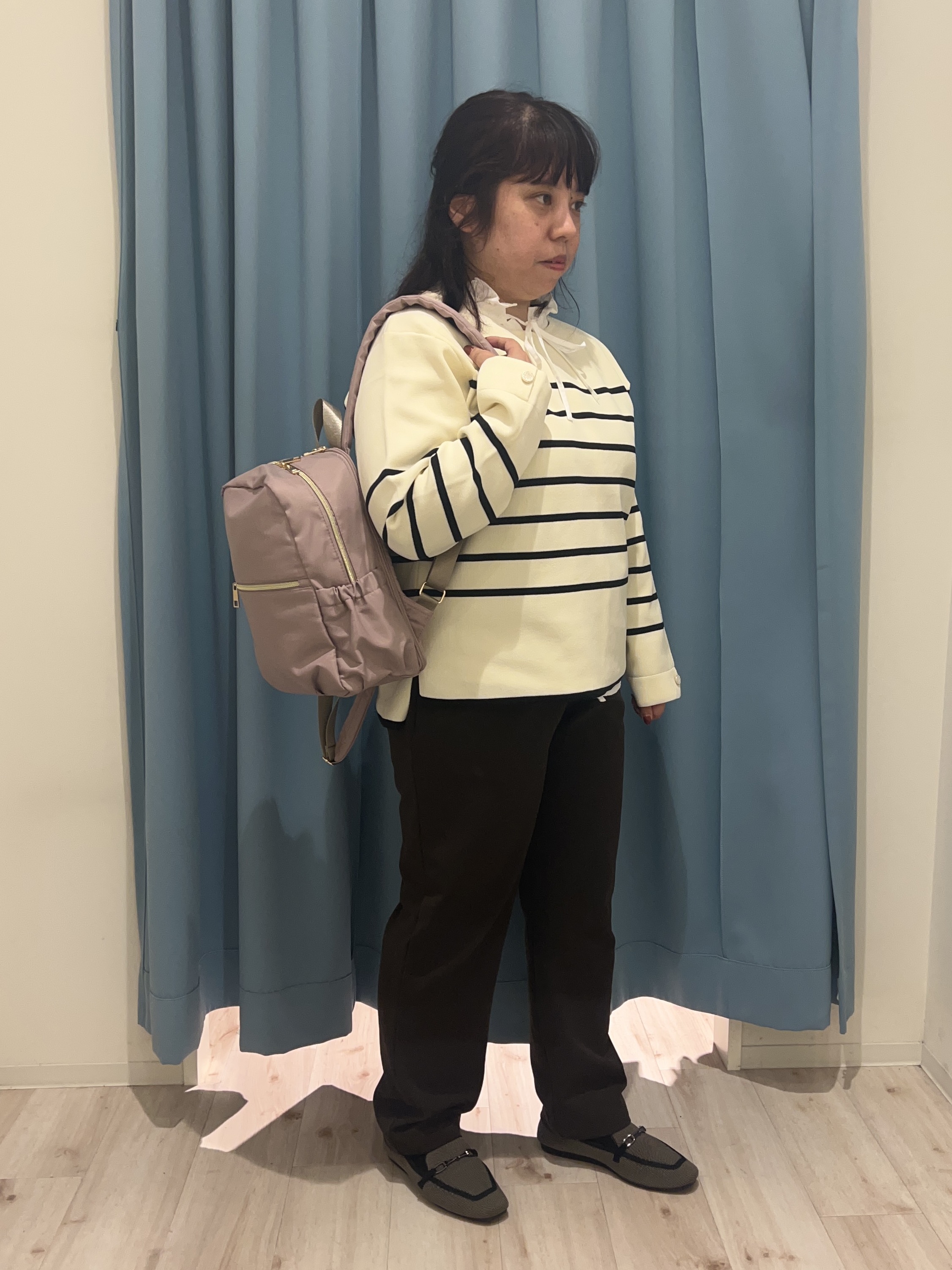 くーさんの「SHOO･LA･RUE｜【洗濯機可/S-LL】抜け感ある着こなしに 金ボタン付き スポンディッシュ クルーネックニット」を使ったコーディネート