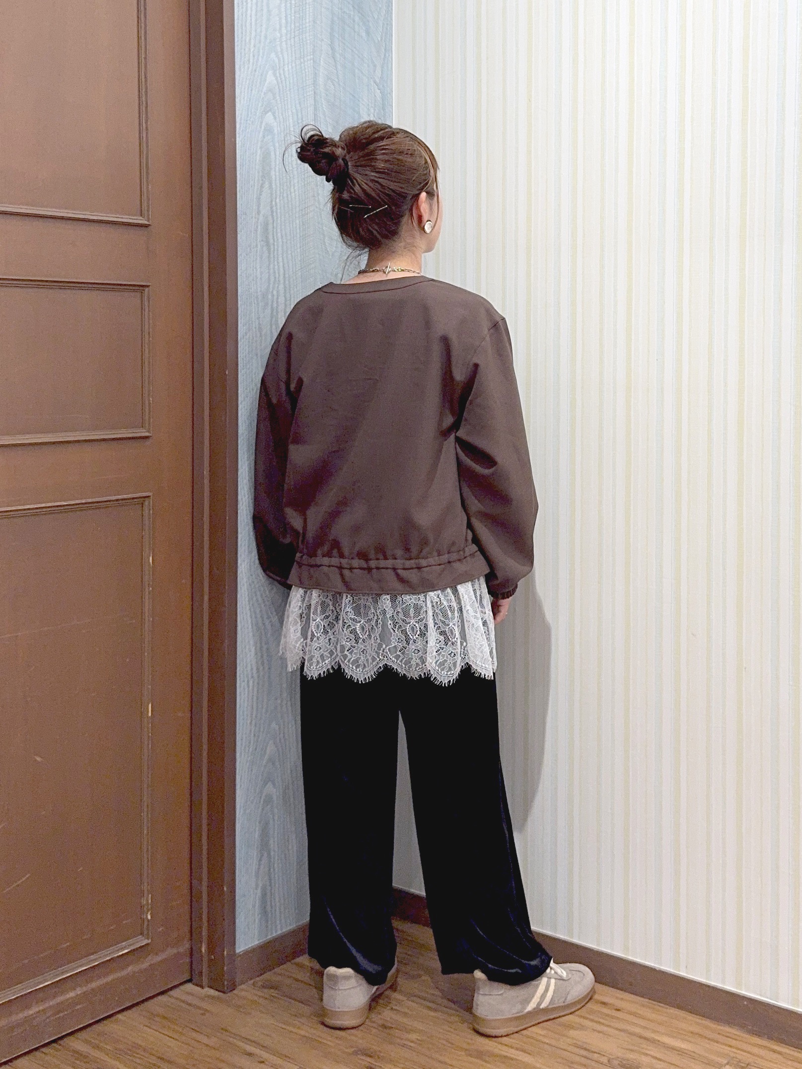 よっしーさんの「SHOO･LA･RUE｜【洗濯後しわになりにくい/S-LL】裾ドロストフリルブルゾン」を使ったコーディネート