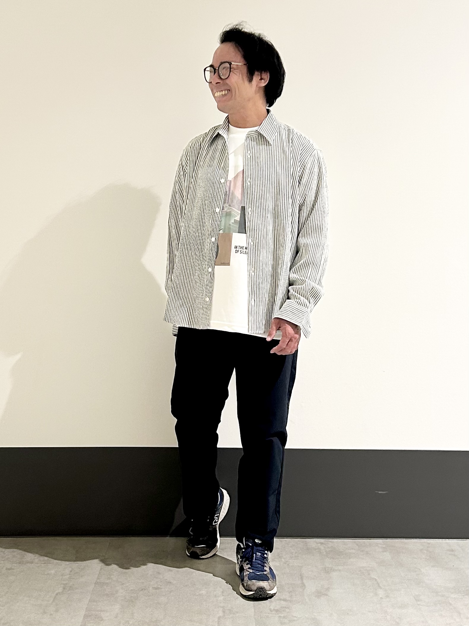 KENJI Iさんの「THE SHOP TK｜【洗濯機OK】ストライプクレープ長袖シャツ」を使ったコーディネート