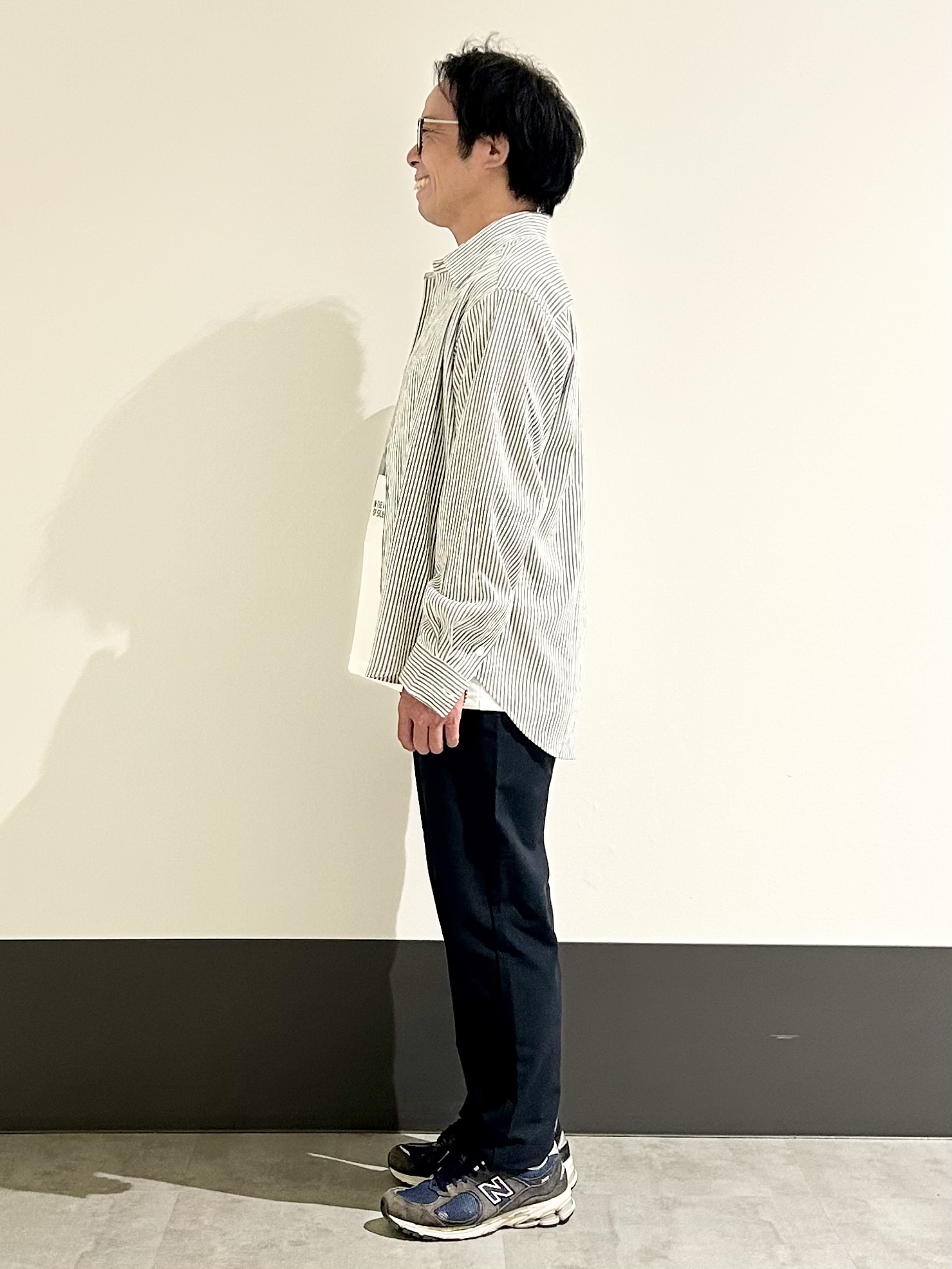 KENJI Iさんの「THE SHOP TK｜【洗濯機OK】ストライプクレープ長袖シャツ」を使ったコーディネート