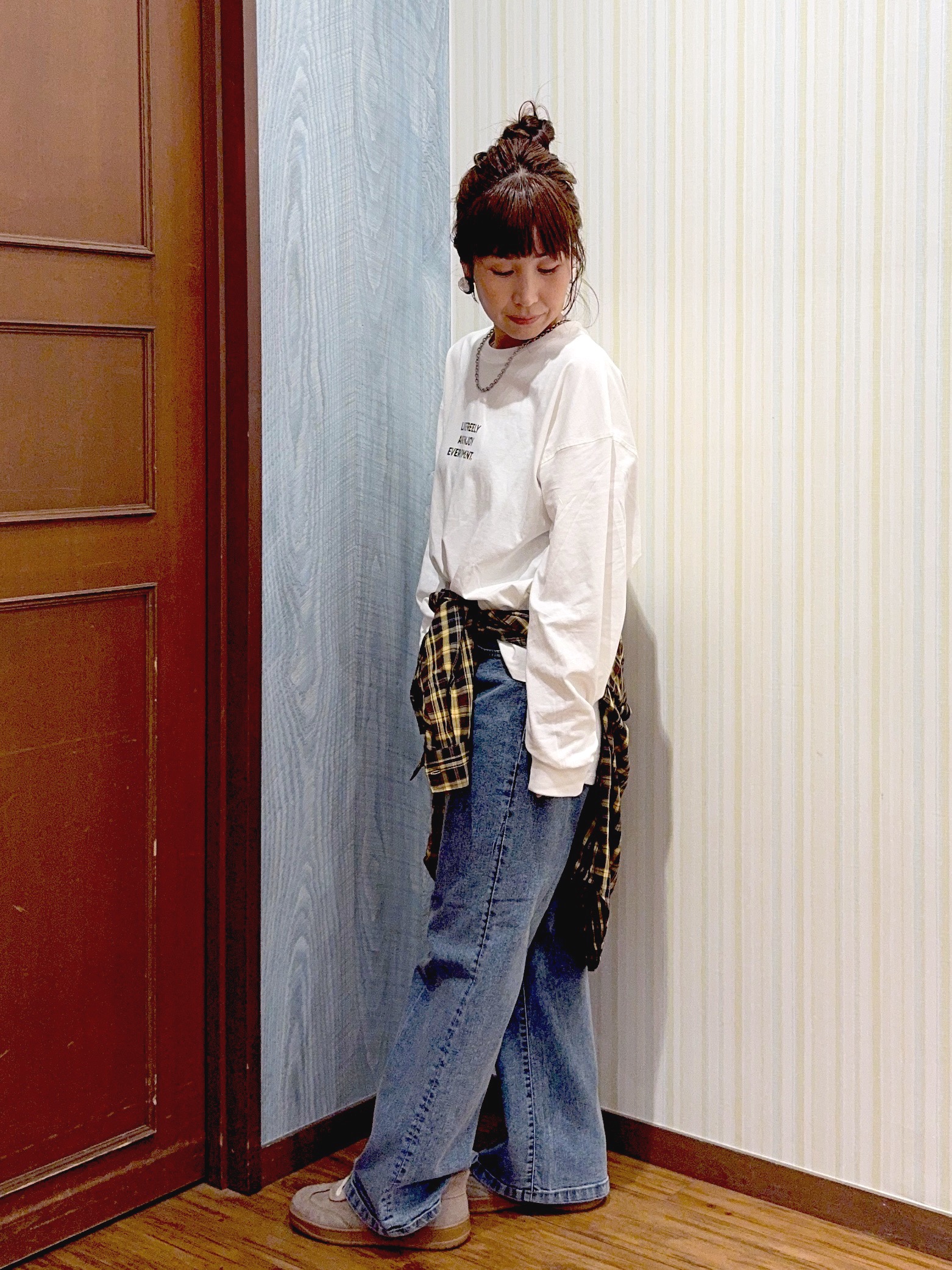よっしーさんの「SHOO･LA･RUE｜【洗濯後しわになりにくい/S-LL】気分で選ぶ 大人のデイリー使いに ベーシックシャツ」を使ったコーディネート