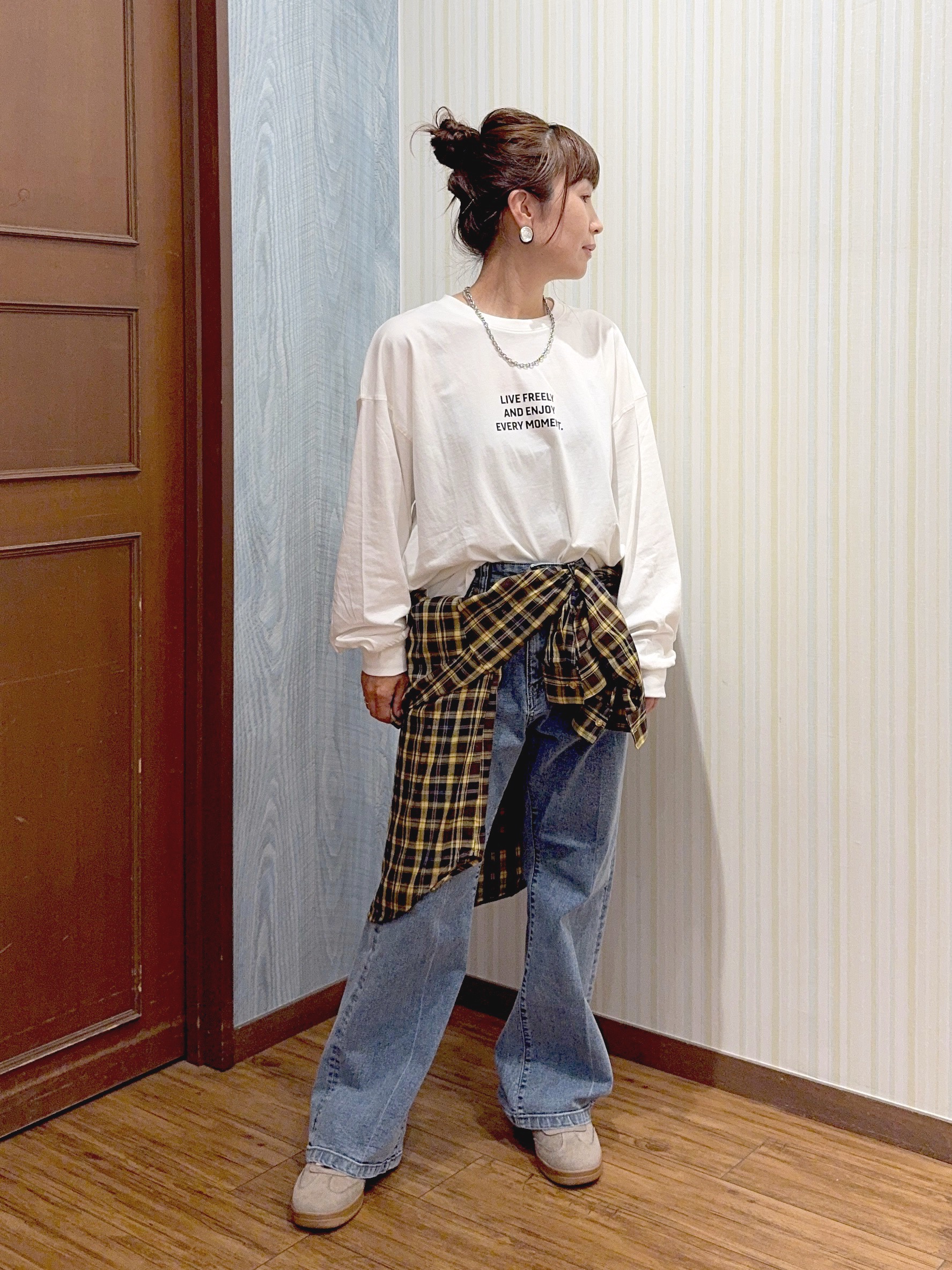 よっしーさんの「SHOO･LA･RUE｜【洗濯後しわになりにくい/S-LL】気分で選ぶ 大人のデイリー使いに ベーシックシャツ」を使ったコーディネート