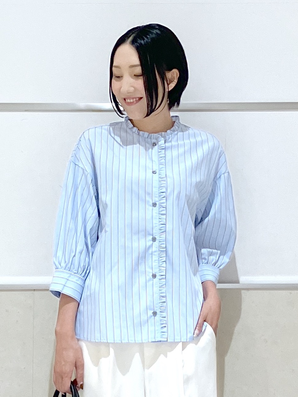 eriko さんの「Dessin｜【オンオフ使える/シワになりにくい/洗濯機OK】ストライプフリルブラウス6分袖」を使ったコーディネート