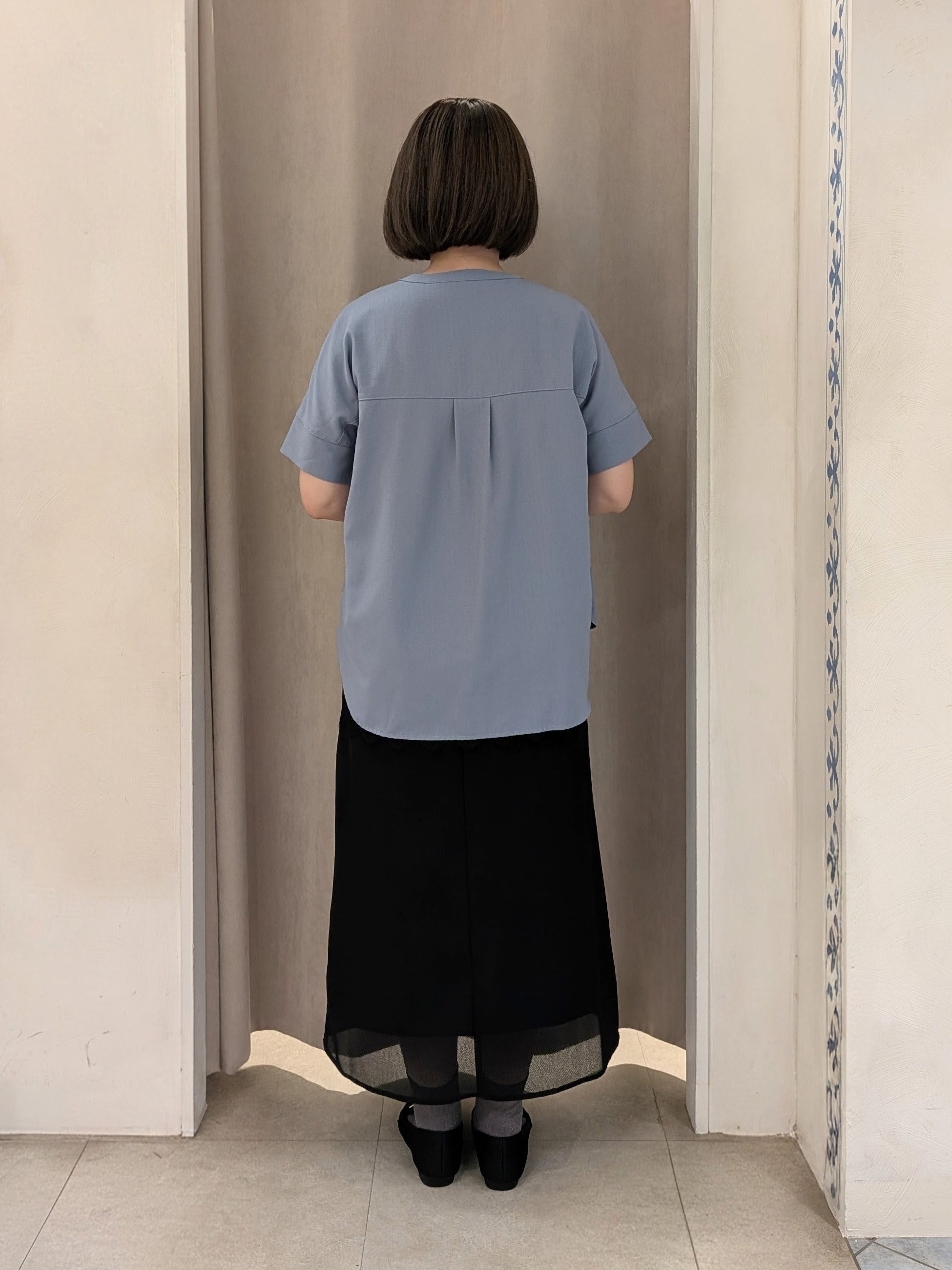 junさんの「SHOO･LA･RUE｜【洗濯後しわになりにくい/UV/吸水速乾】Wポケットが目を引く オンオフ使えるスキッパーブラウス」を使ったコーディネート