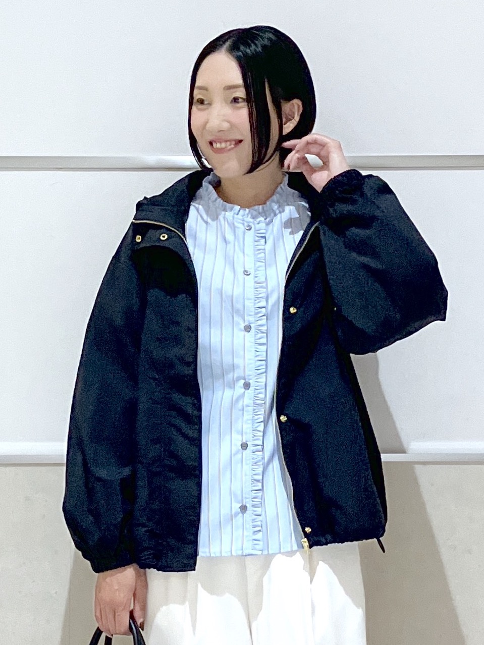 eriko さんの「Dessin｜【オンオフ使える/シワになりにくい/洗濯機OK】ストライプフリルブラウス6分袖」を使ったコーディネート