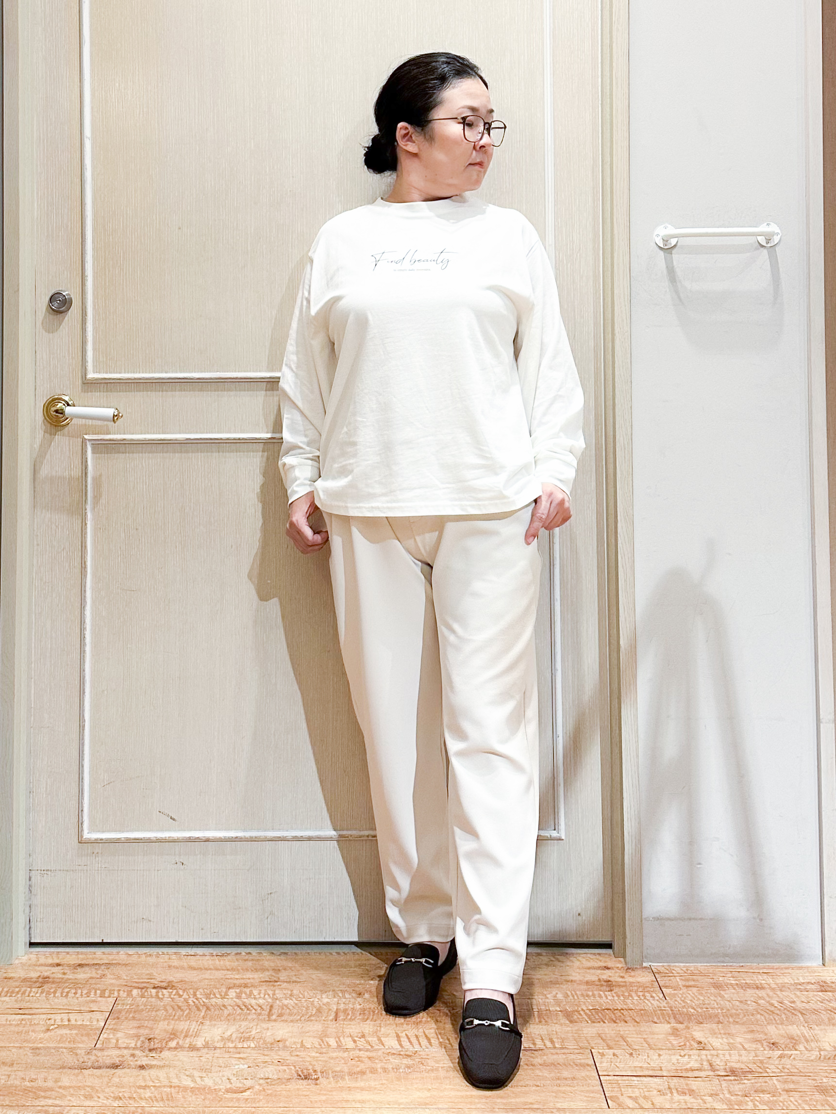 umeさんの「SHOO･LA･RUE｜【毛玉になりにくい/S-LL/洗濯機可/体型カバー】Vネックゆったりカーディガン」を使ったコーディネート