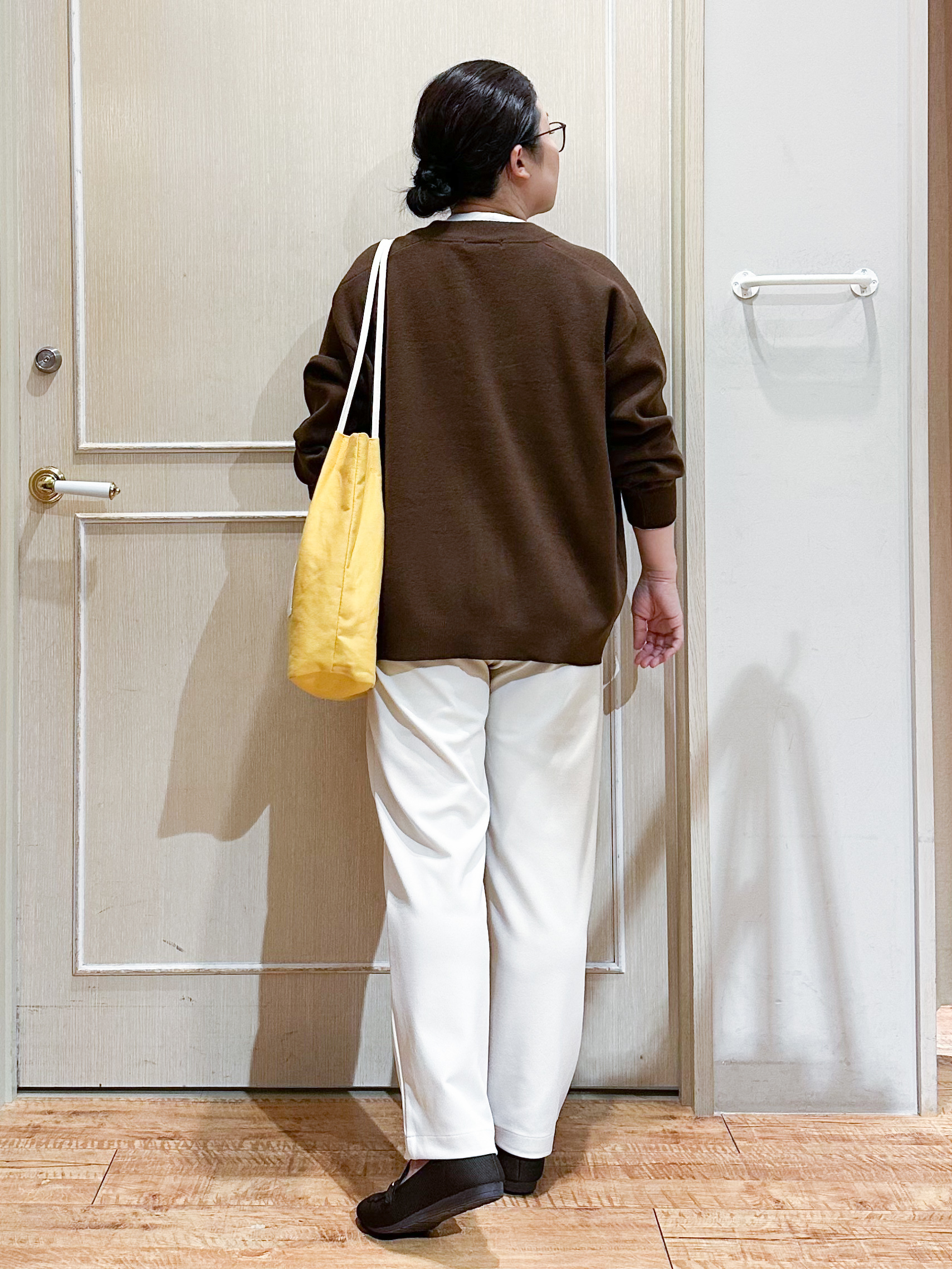 umeさんの「SHOO･LA･RUE｜【毛玉になりにくい/S-LL/洗濯機可/体型カバー】Vネックゆったりカーディガン」を使ったコーディネート