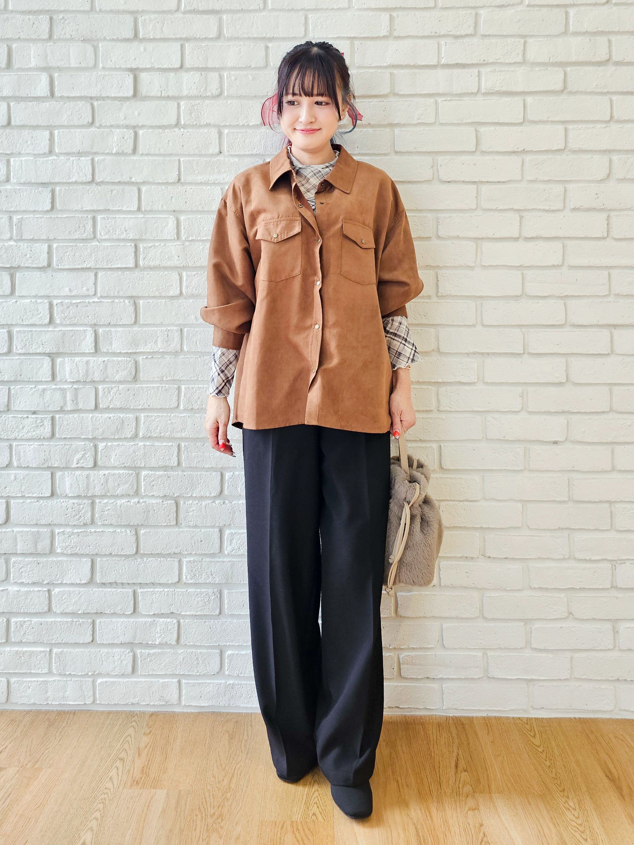 ゆゆさんの「SHOO･LA･RUE｜【S-LL/洗濯機可】なめらかさが心地いい。スエード調ポケットシャツ」を使ったコーディネート