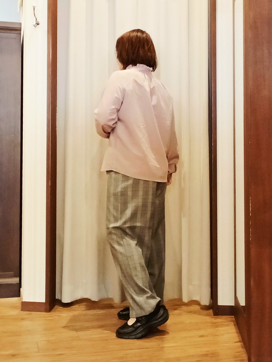 みーあさんの「SHOO･LA･RUE｜【S-LL/洗濯機可】お袖レースで華やぐ。フェミニンブラウス」を使ったコーディネート