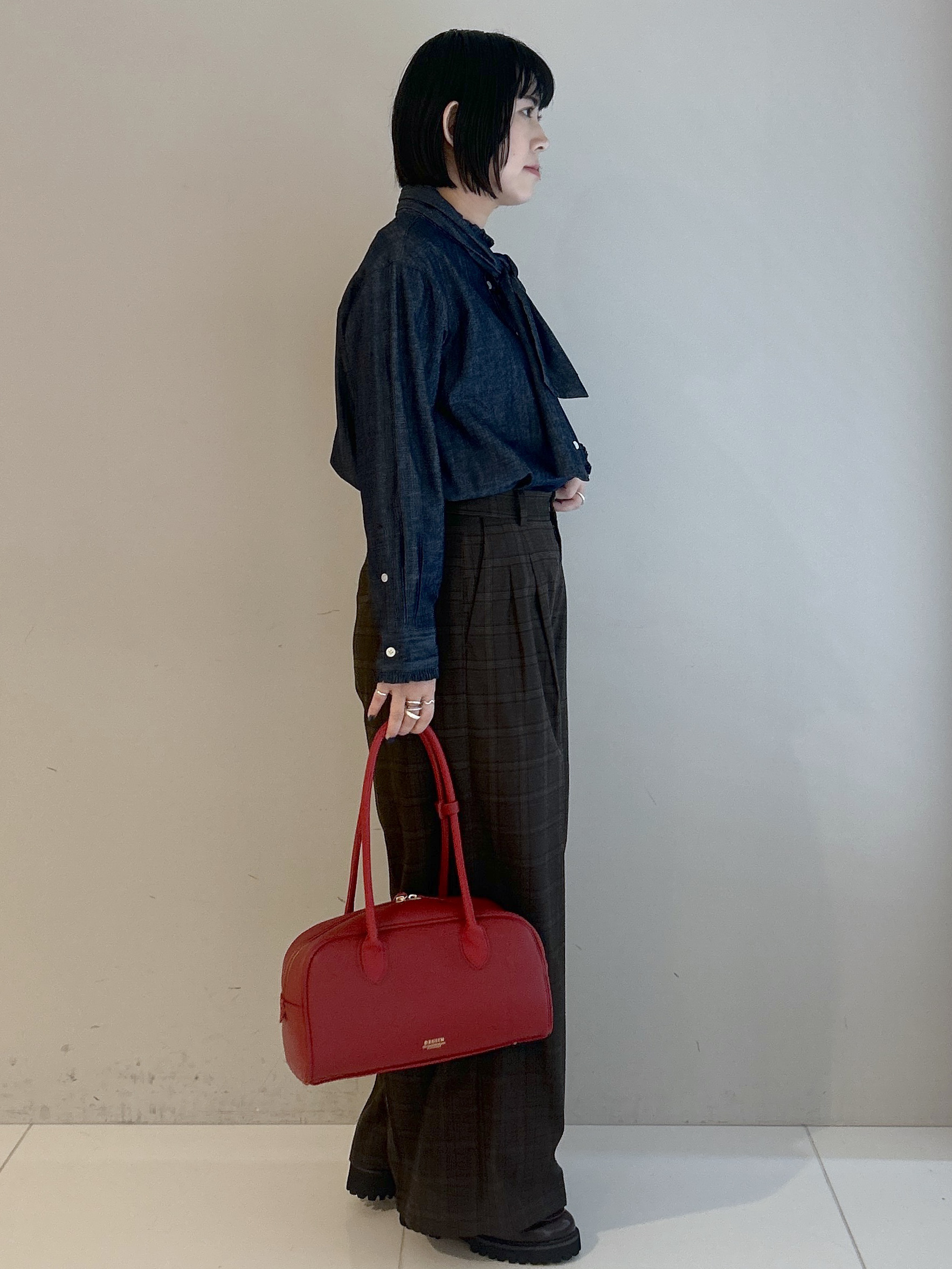 Hirokaさんの「Dessin｜【ボウタイ取り外し可】2WAYデニムフリルシャツ」を使ったコーディネート