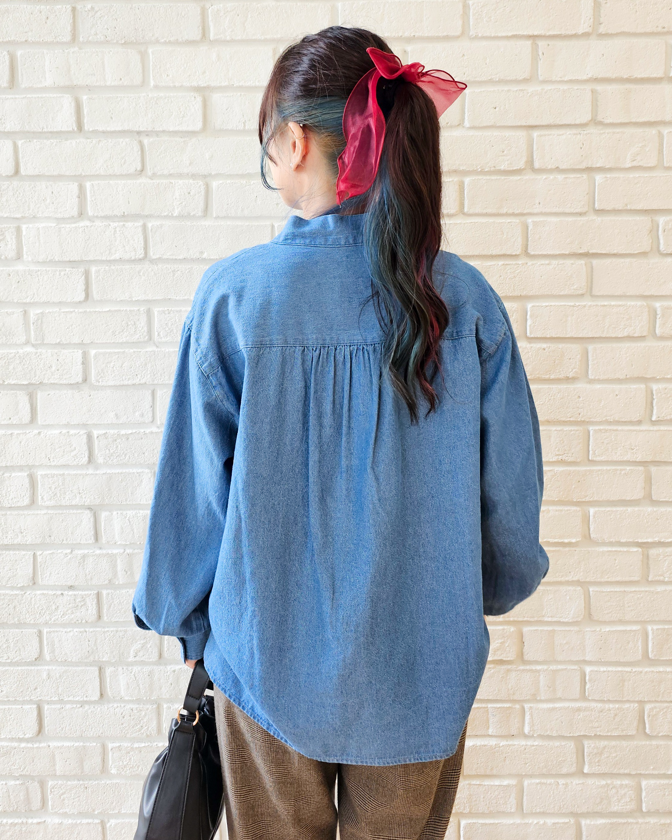 ゆゆさんの「SHOO･LA･RUE｜【S-LL/洗濯機可】華やぐデニムボウタイリボンシャツ」を使ったコーディネート