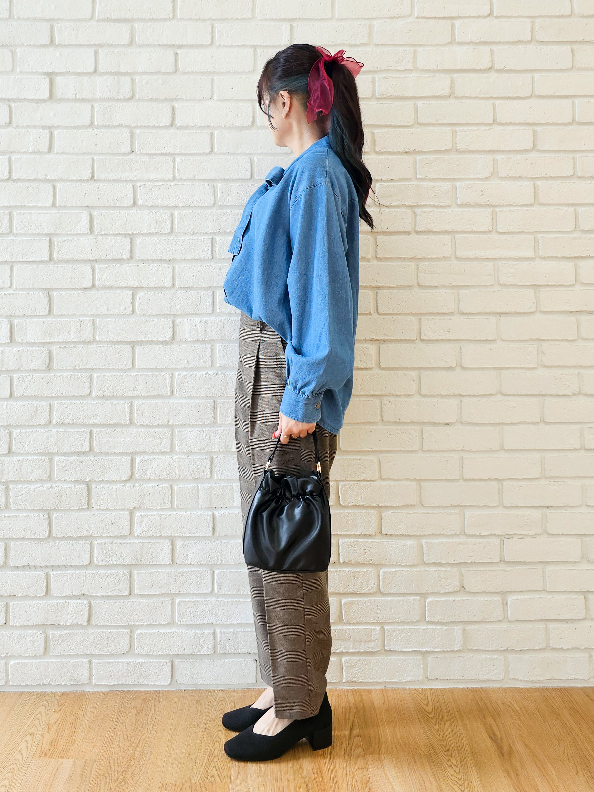 ゆゆさんの「SHOO･LA･RUE｜【S-LL/洗濯機可】華やぐデニムボウタイリボンシャツ」を使ったコーディネート