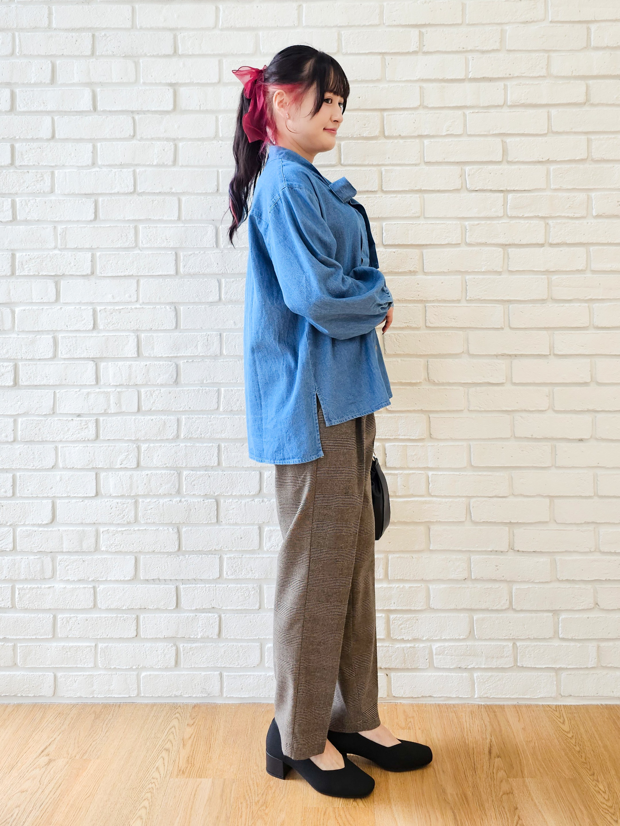 ゆゆさんの「SHOO･LA･RUE｜【S-LL/洗濯機可】華やぐデニムボウタイリボンシャツ」を使ったコーディネート