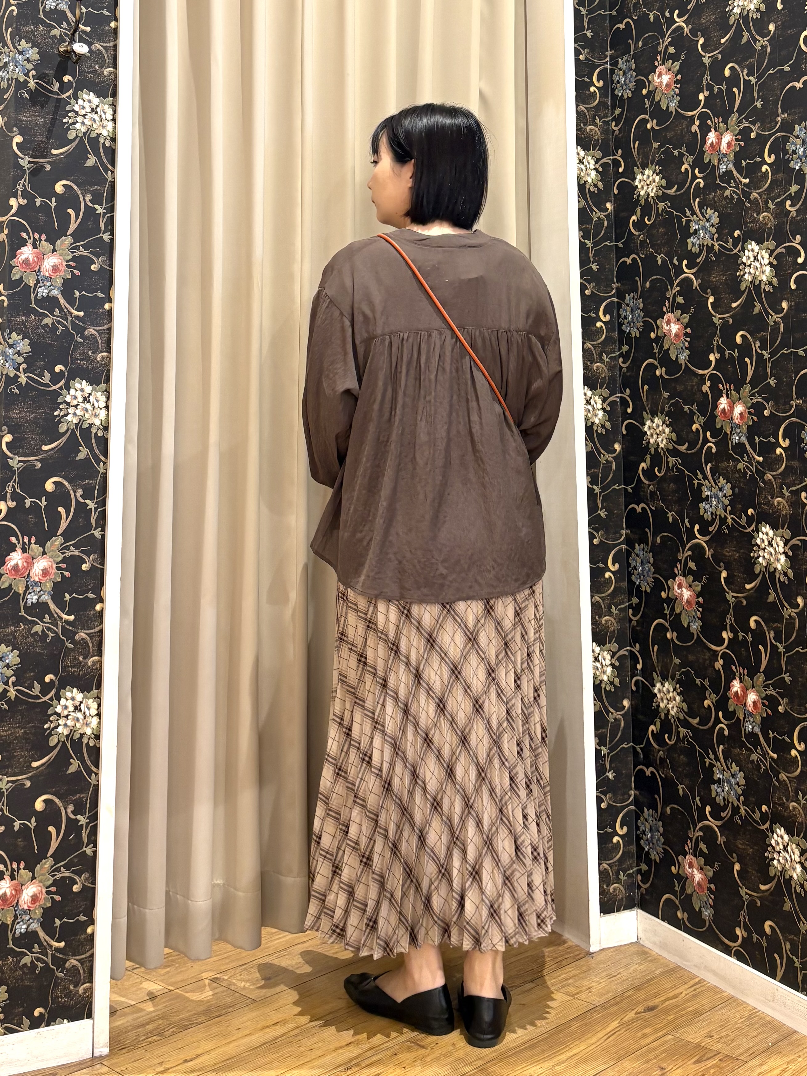 ネリさんの「SHOO･LA･RUE｜【S-LL/洗濯機可】着痩せシルエット シャーリングシャツカーディガン」を使ったコーディネート