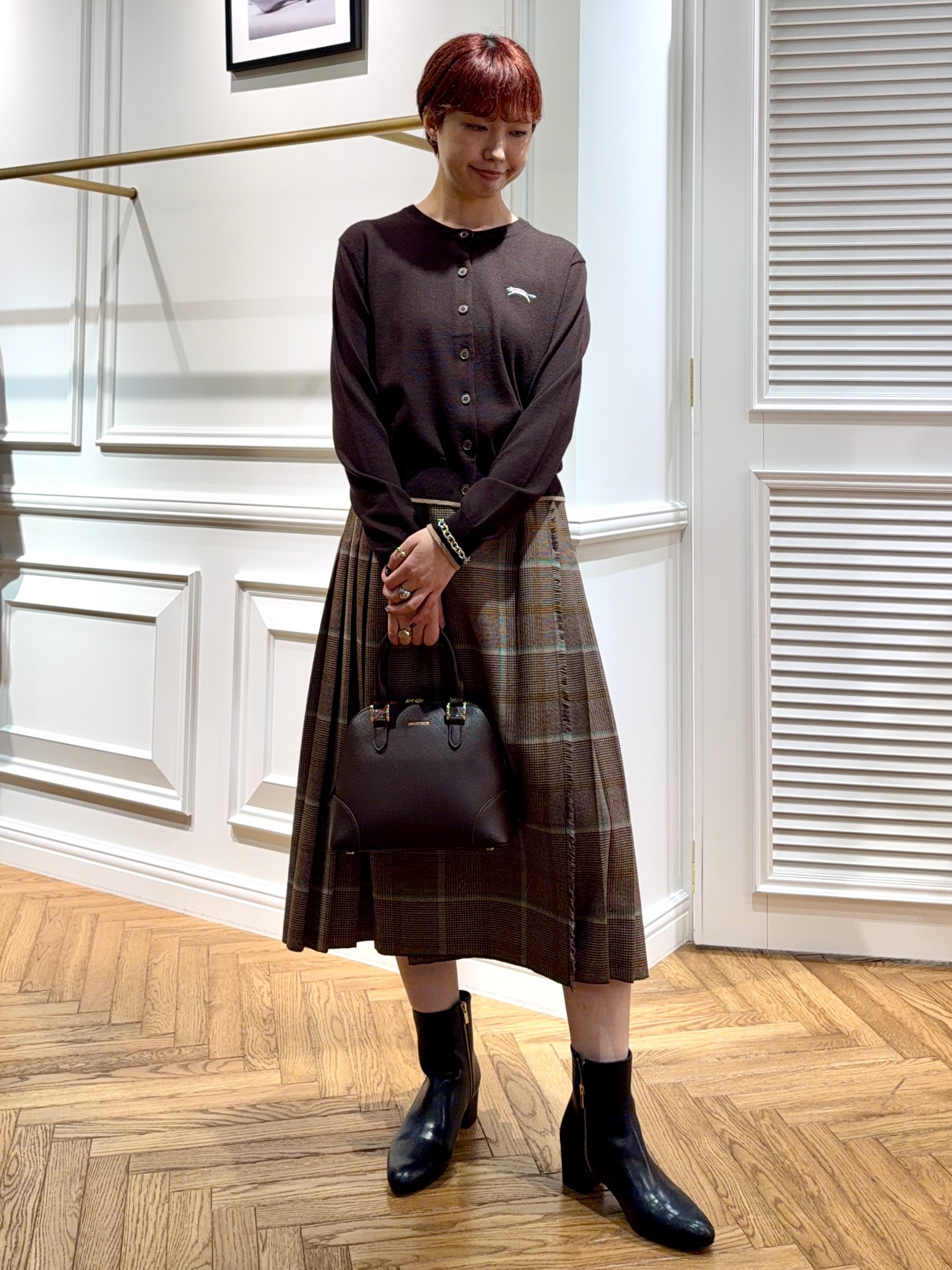 renaさんの「DRESSTERIOR｜ゼニアバル―ファキャッシュウールクルーネックカーディガン」を使ったコーディネート