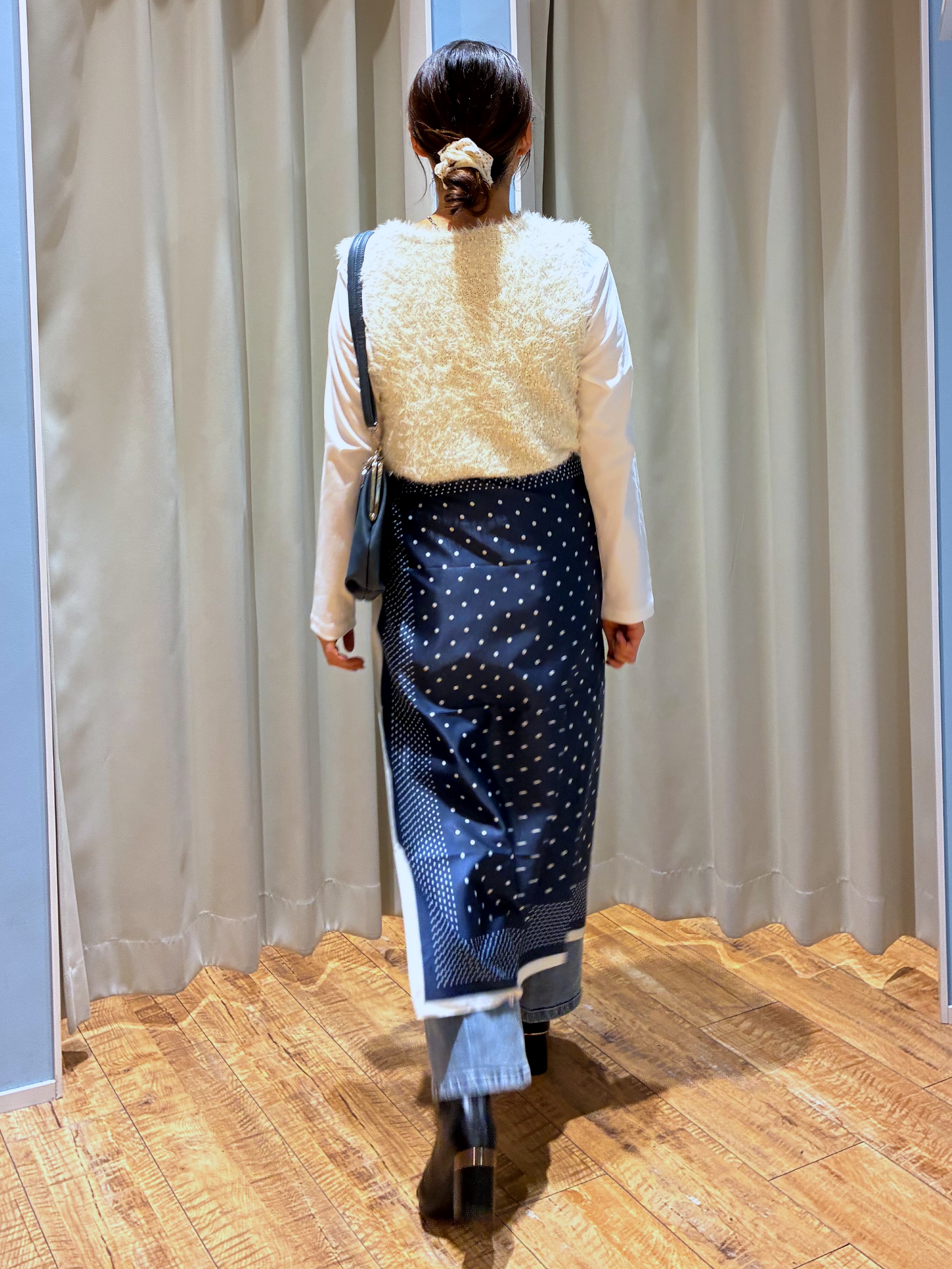 もんちゃんさんの「SHOO･LA･RUE｜【UV/S-LL/洗濯機可】大人上品 ロゴプリントロンT」を使ったコーディネート