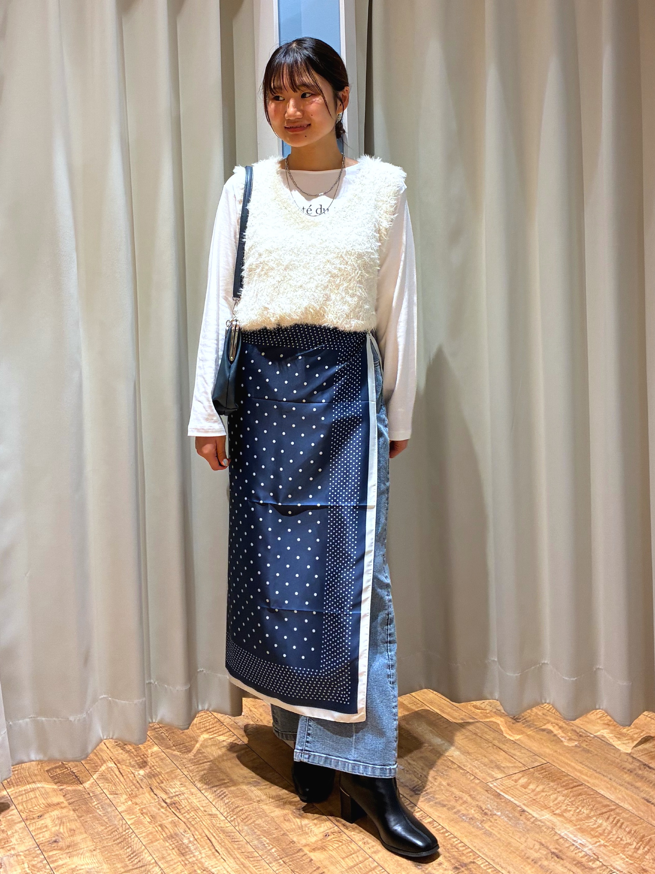 もんちゃんさんの「SHOO･LA･RUE｜【UV/S-LL/洗濯機可】大人上品 ロゴプリントロンT」を使ったコーディネート