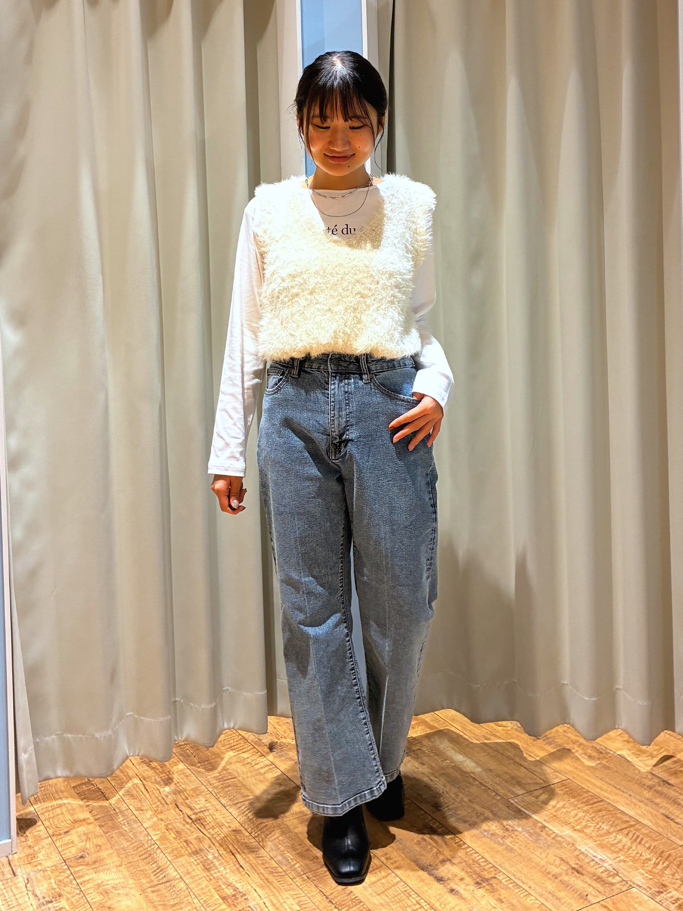 もんちゃんさんの「SHOO･LA･RUE｜【UV/S-LL/洗濯機可】大人上品 ロゴプリントロンT」を使ったコーディネート
