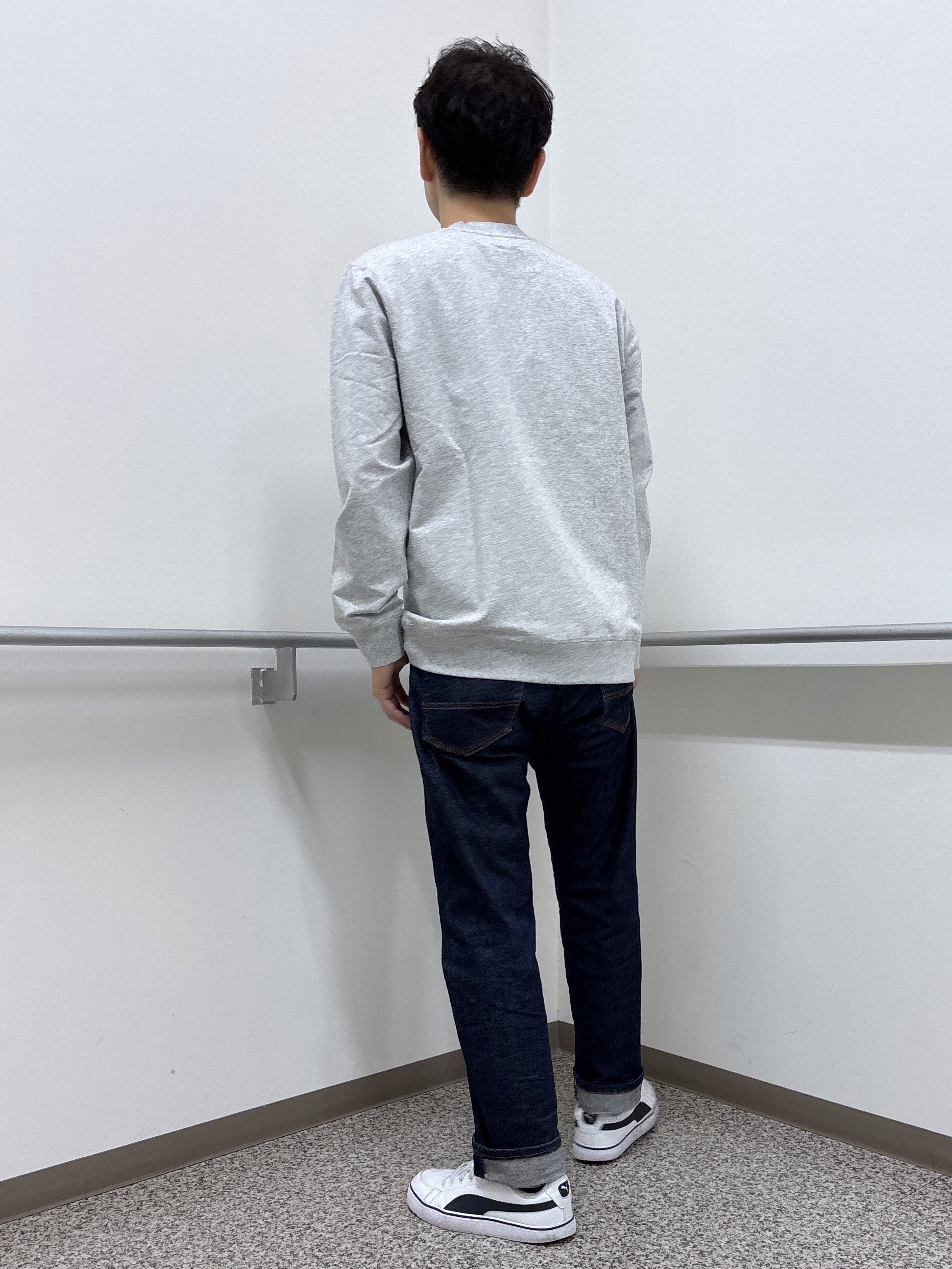KEIさんの「TAKEO KIKUCHI｜ワンポイント刺繍 ミニ裏毛 プルオーバージャージ」を使ったコーディネート