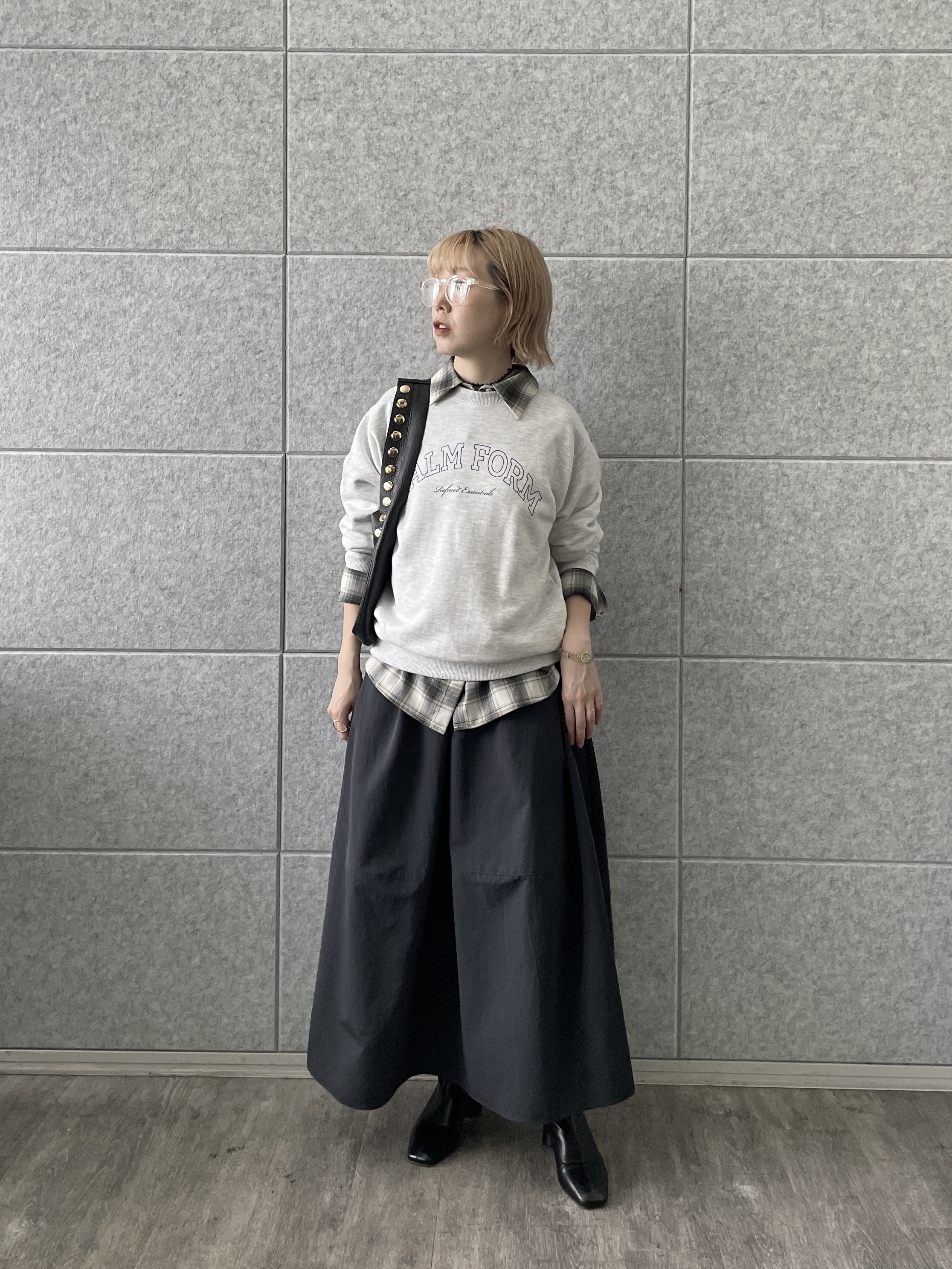 mikuさんの「INDIVI｜フォルムロゴスウェット」を使ったコーディネート
