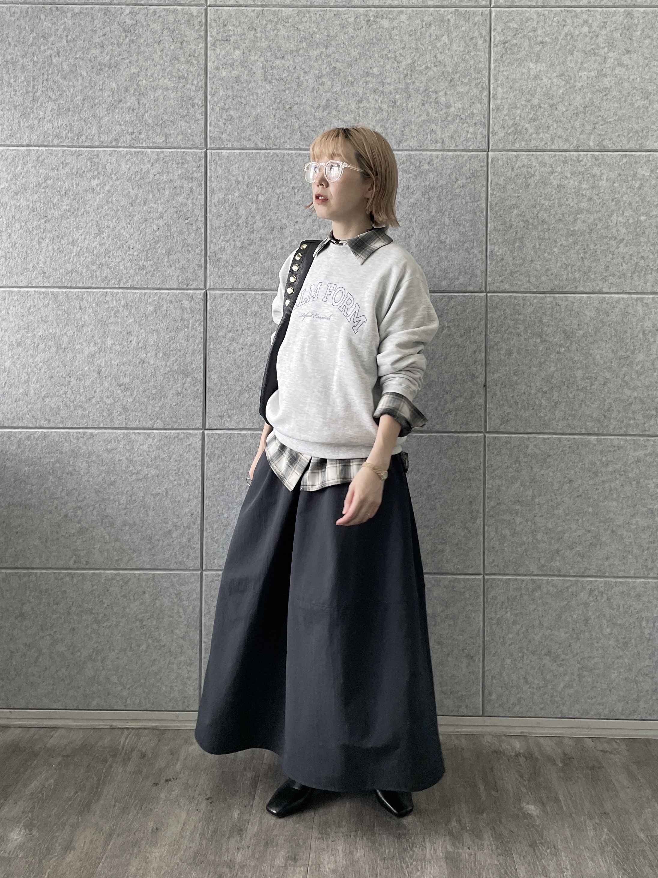 mikuさんの「INDIVI｜フォルムロゴスウェット」を使ったコーディネート