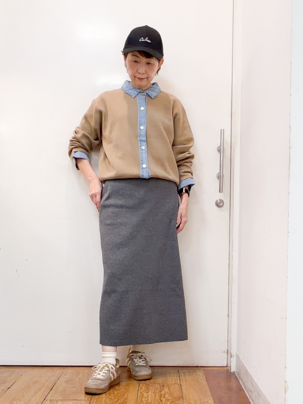 みぃさんの「SHOO･LA･RUE｜【S-LL/洗濯機可】デニム／チェック切替でこなれ見え 金ボタンニットカーディガン」を使ったコーディネート