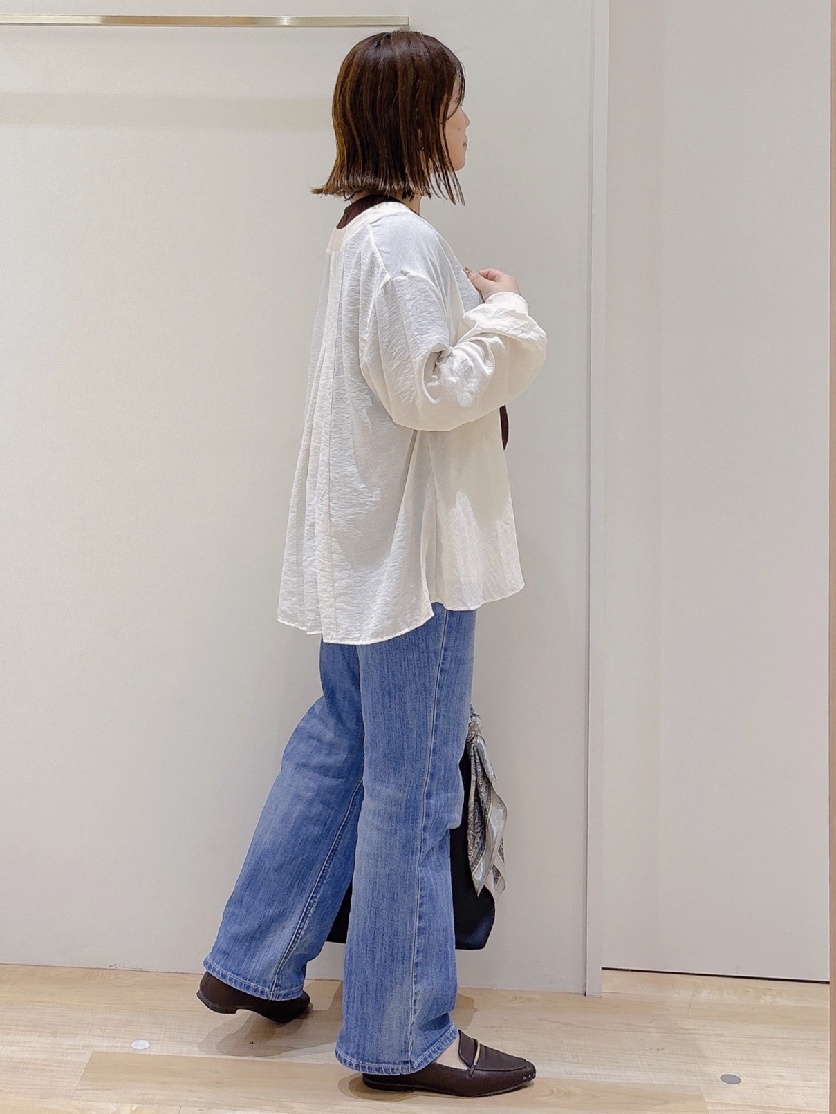 MIYUさんの「grove｜シアーシャツカーディガン」を使ったコーディネート