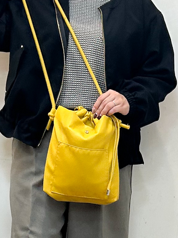 haruさんの「SHOO･LA･RUE｜【洗濯後しわになりにくい/S-LL】裾ドロストフリルブルゾン」を使ったコーディネート
